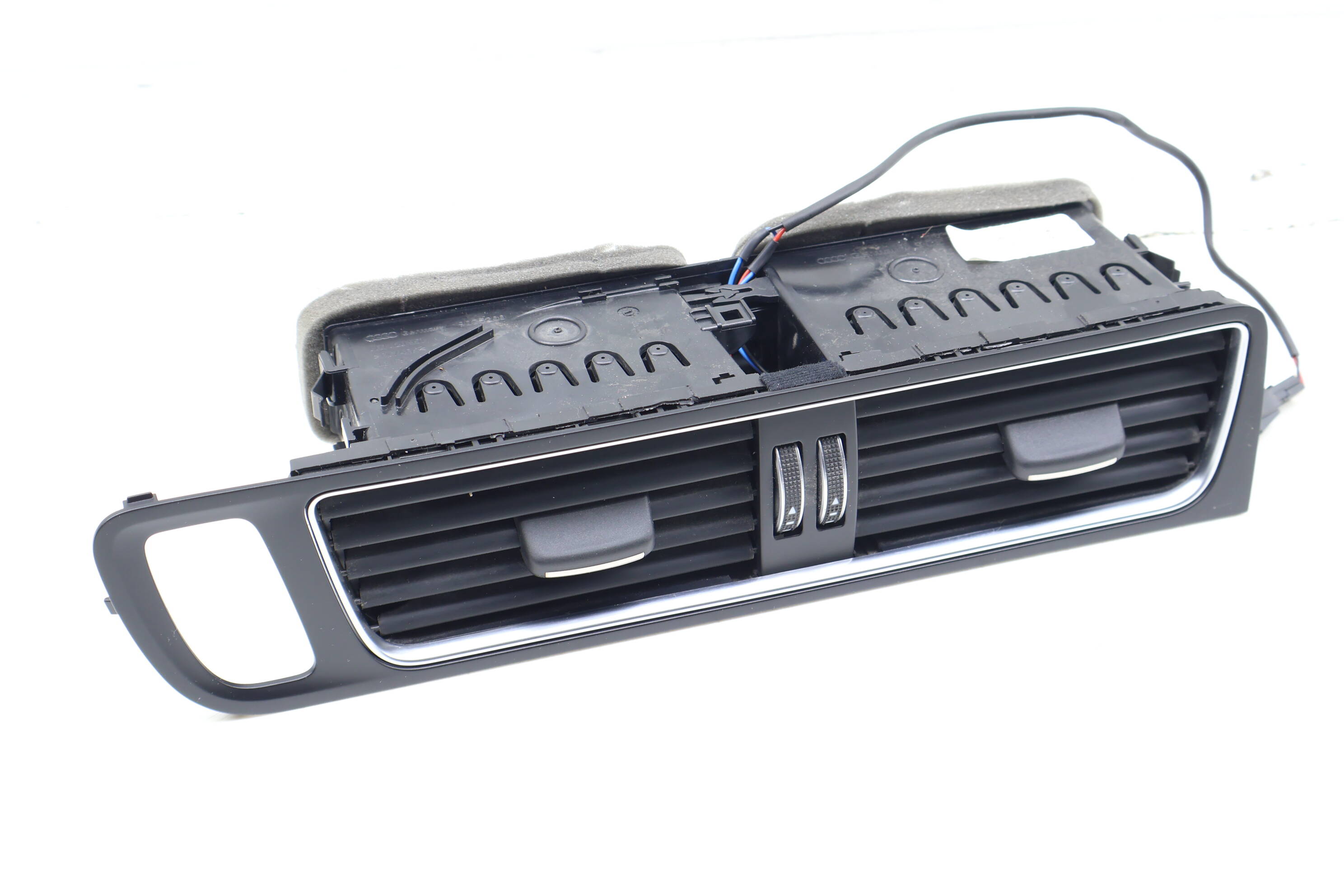 Center Dash Air Vent 8R1820951L