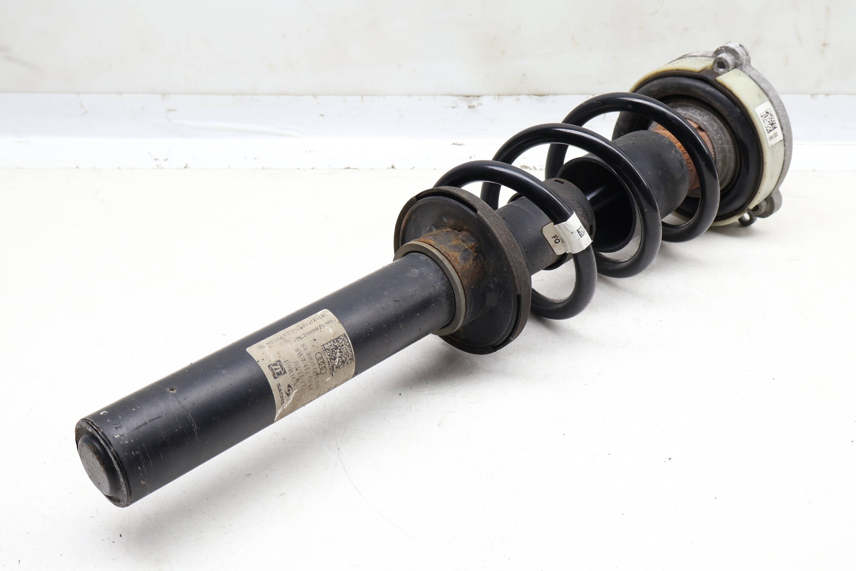 Strut / Shock Absorber Assembly 8W7413031J