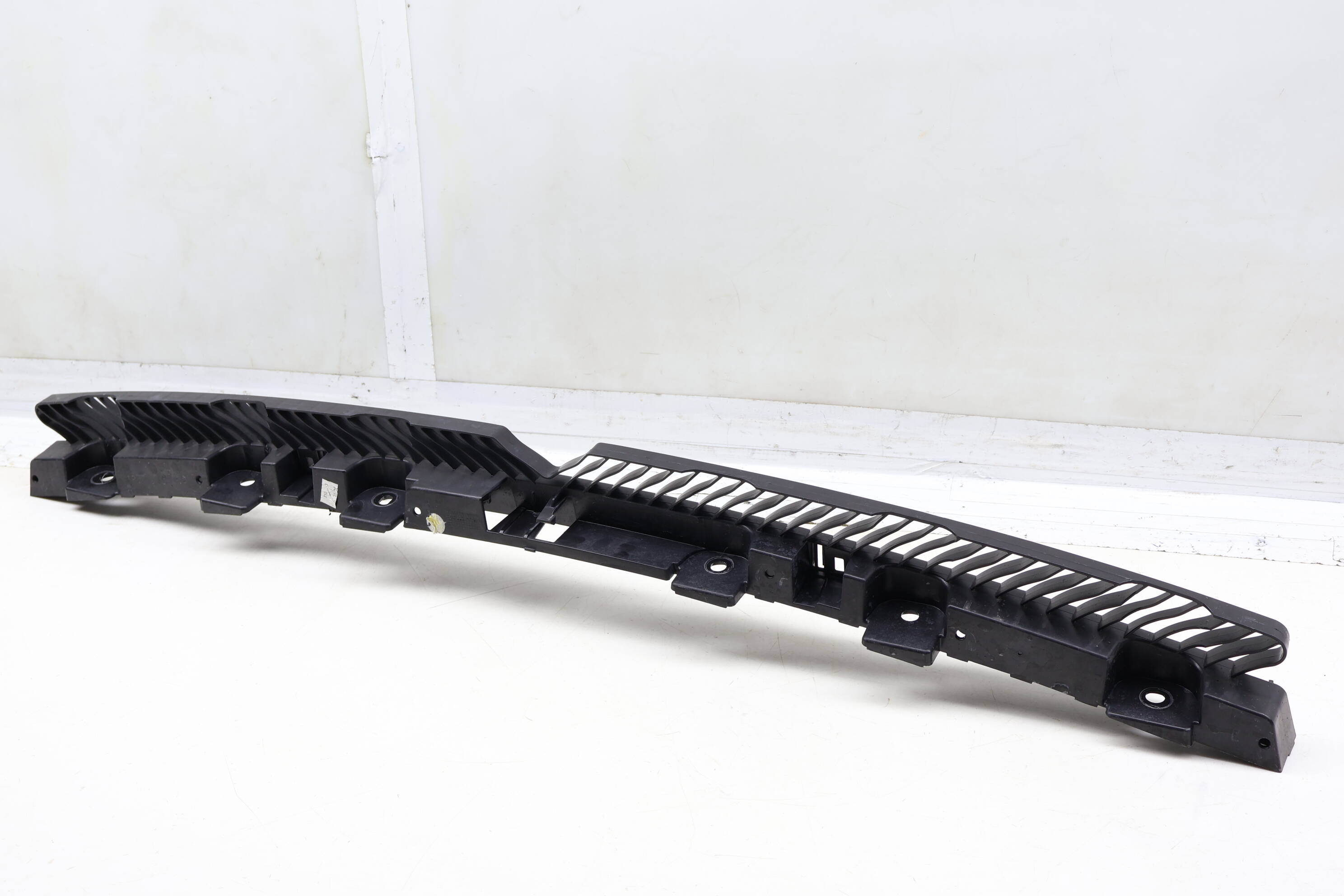 Bumper Mount Bracket (Center) 3CN807863B