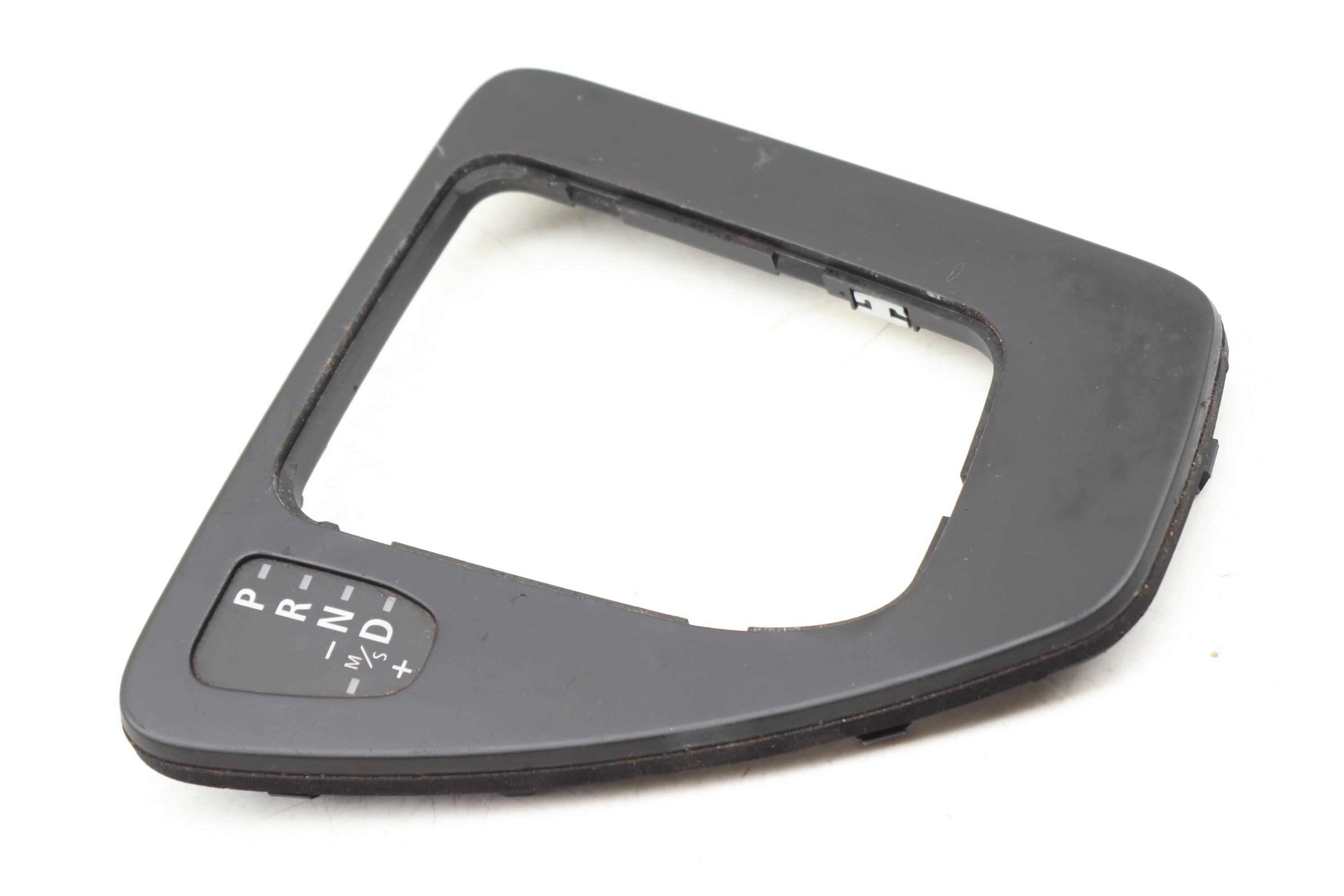 Automatic&#x20;Shifter&#x20;Frame&#x20;&#x2F;&#x20;Center&#x20;Console&#x20;Trim&#x20;51167155643