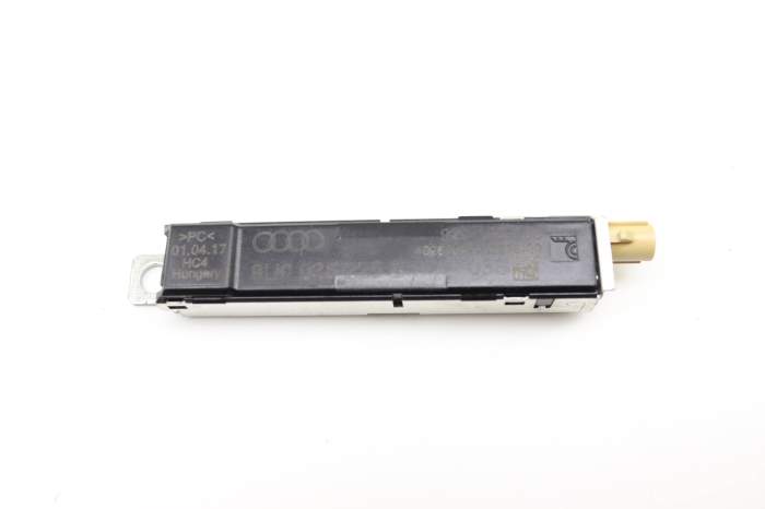 Lower Antenna Booster 8U0035225B main product photo