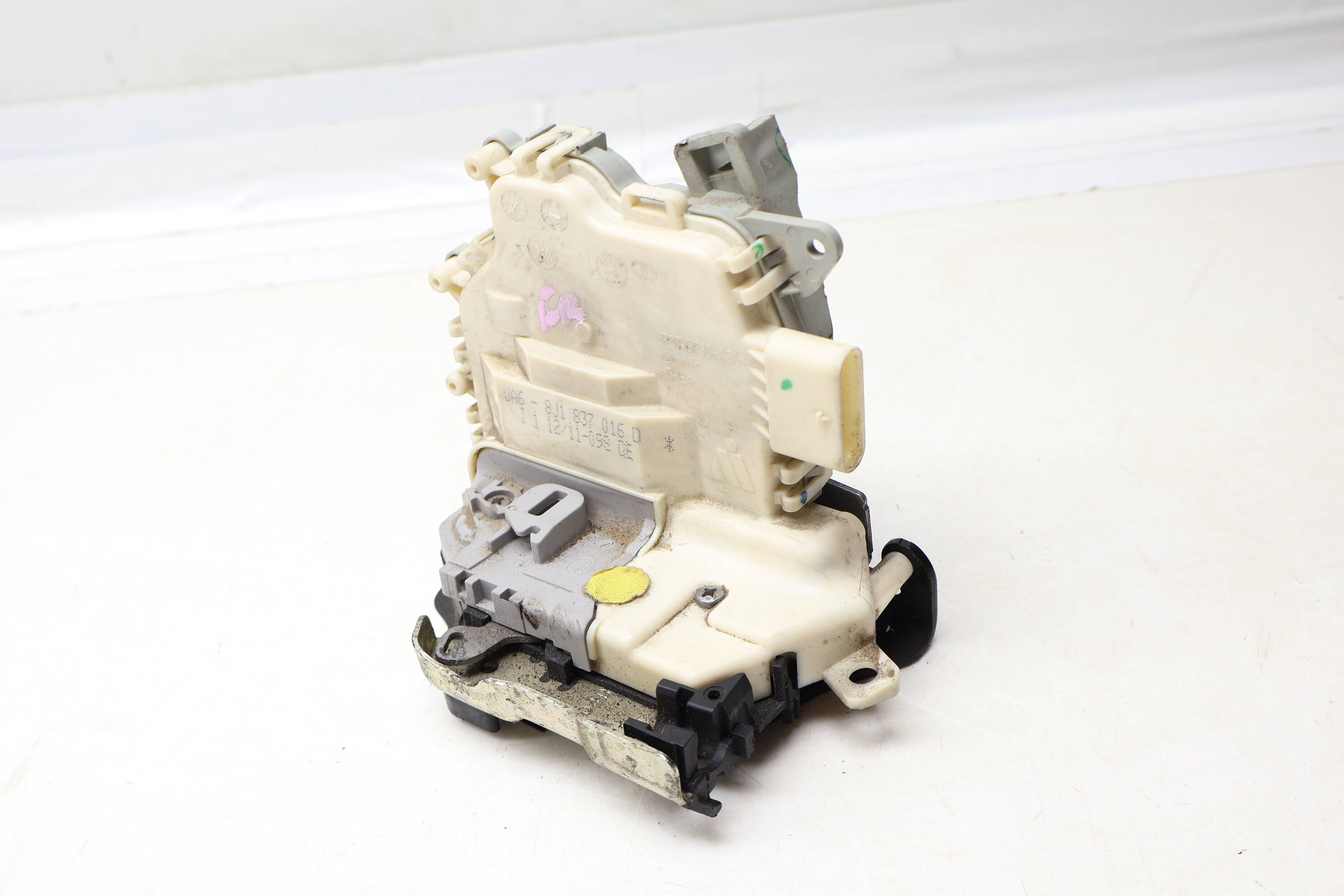 Door&#x20;Latch&#x20;&#x2F;&#x20;Lock&#x20;Actuator&#x20;8J1837016D