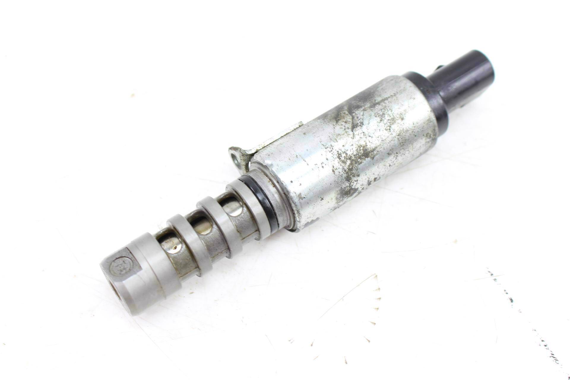 Cam / Camshaft N205 Valve Solenoid 06E109257J