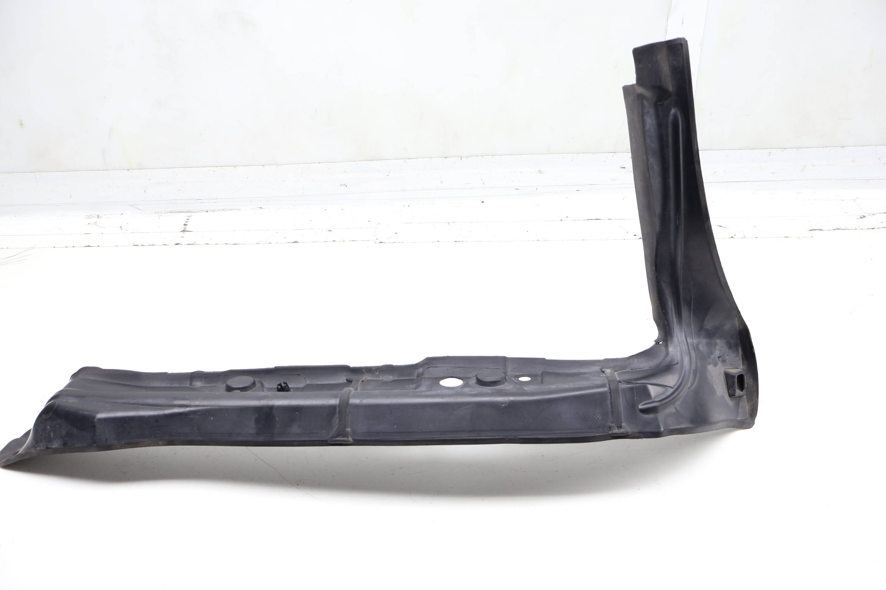 Inner Fender End Plate / Cover 8T0821111A