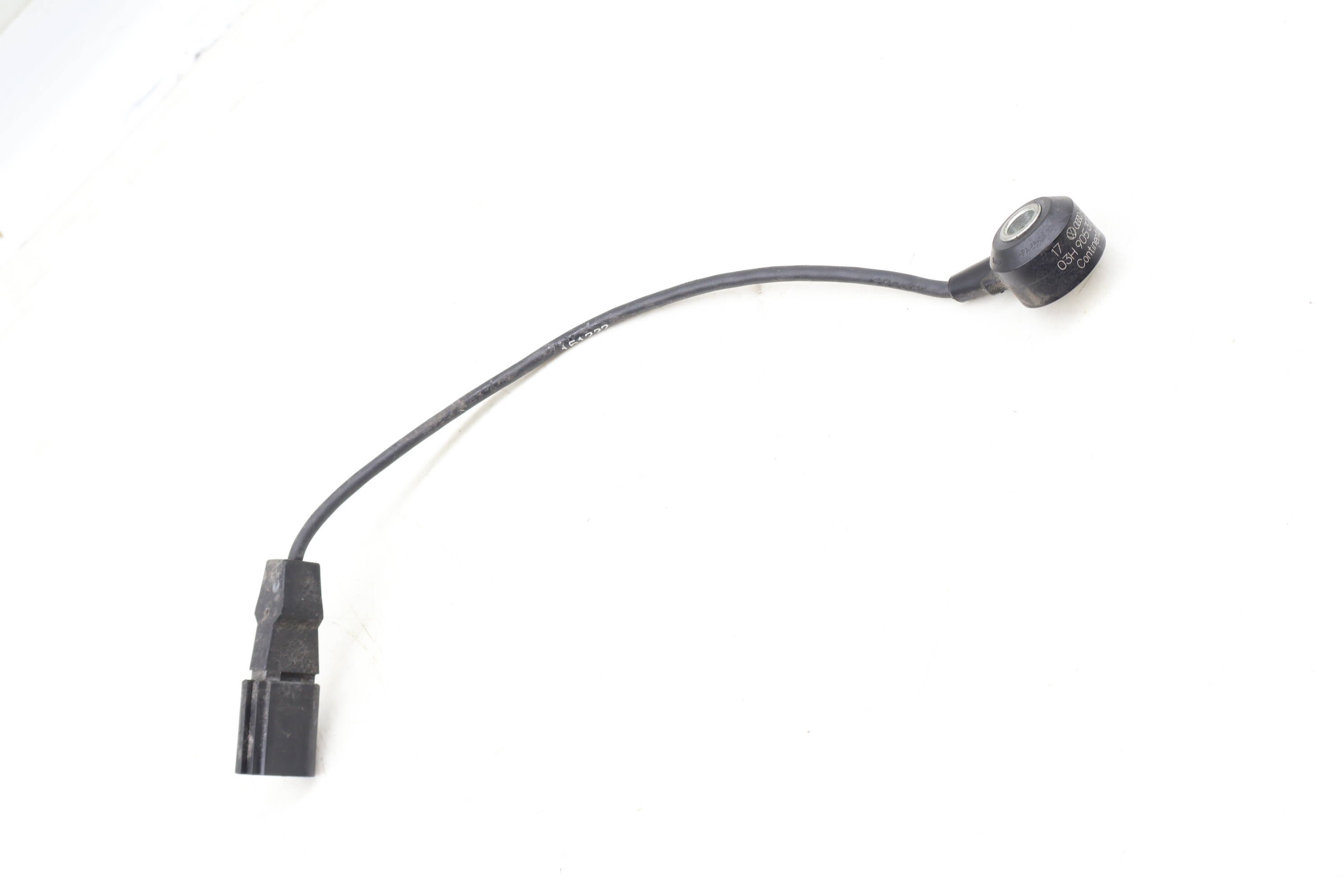 Engine Knock Sensor 03H905377A 95560612521