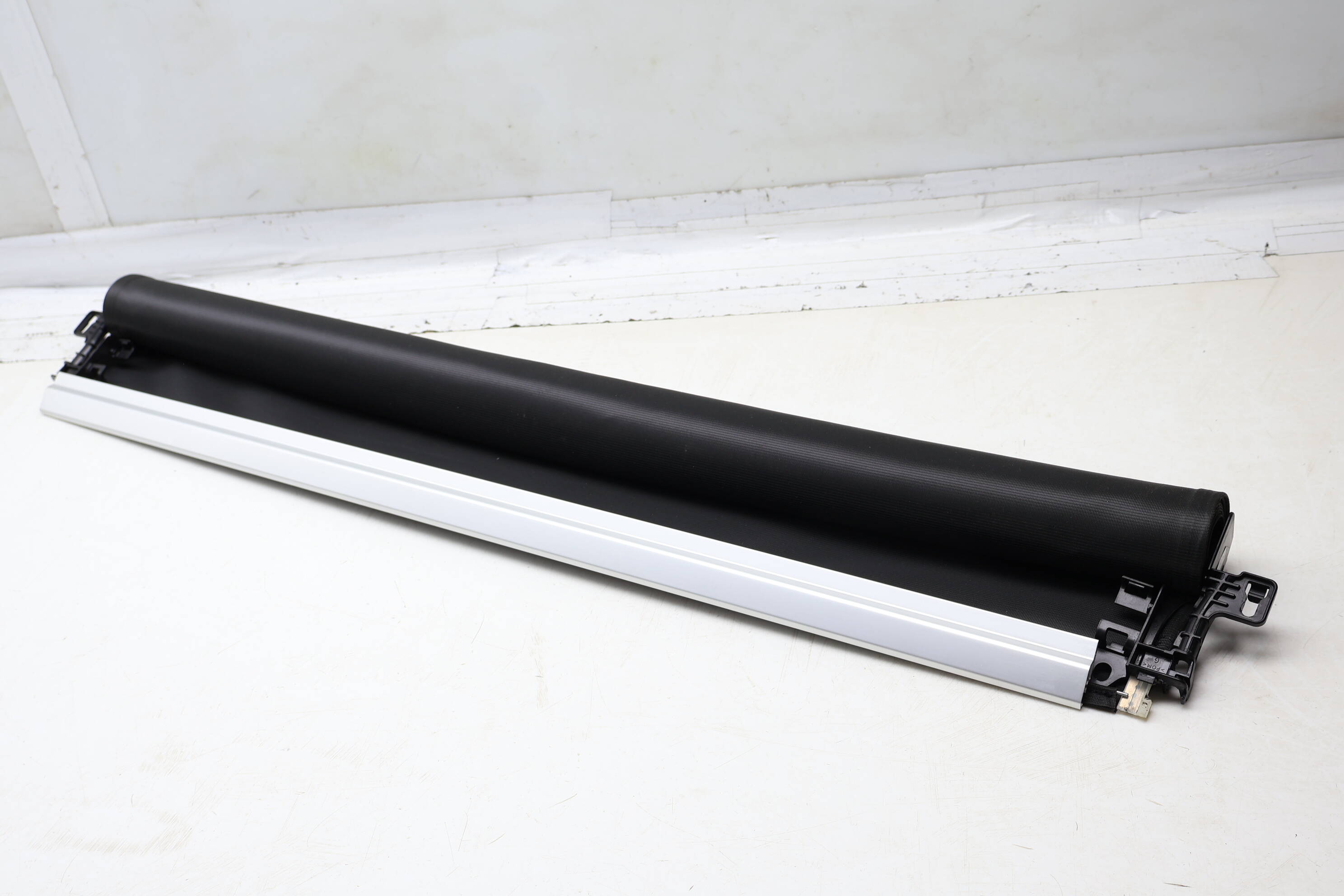 Retractable Sunroof / Sun Roof Shade 7P0877307B 95856230702