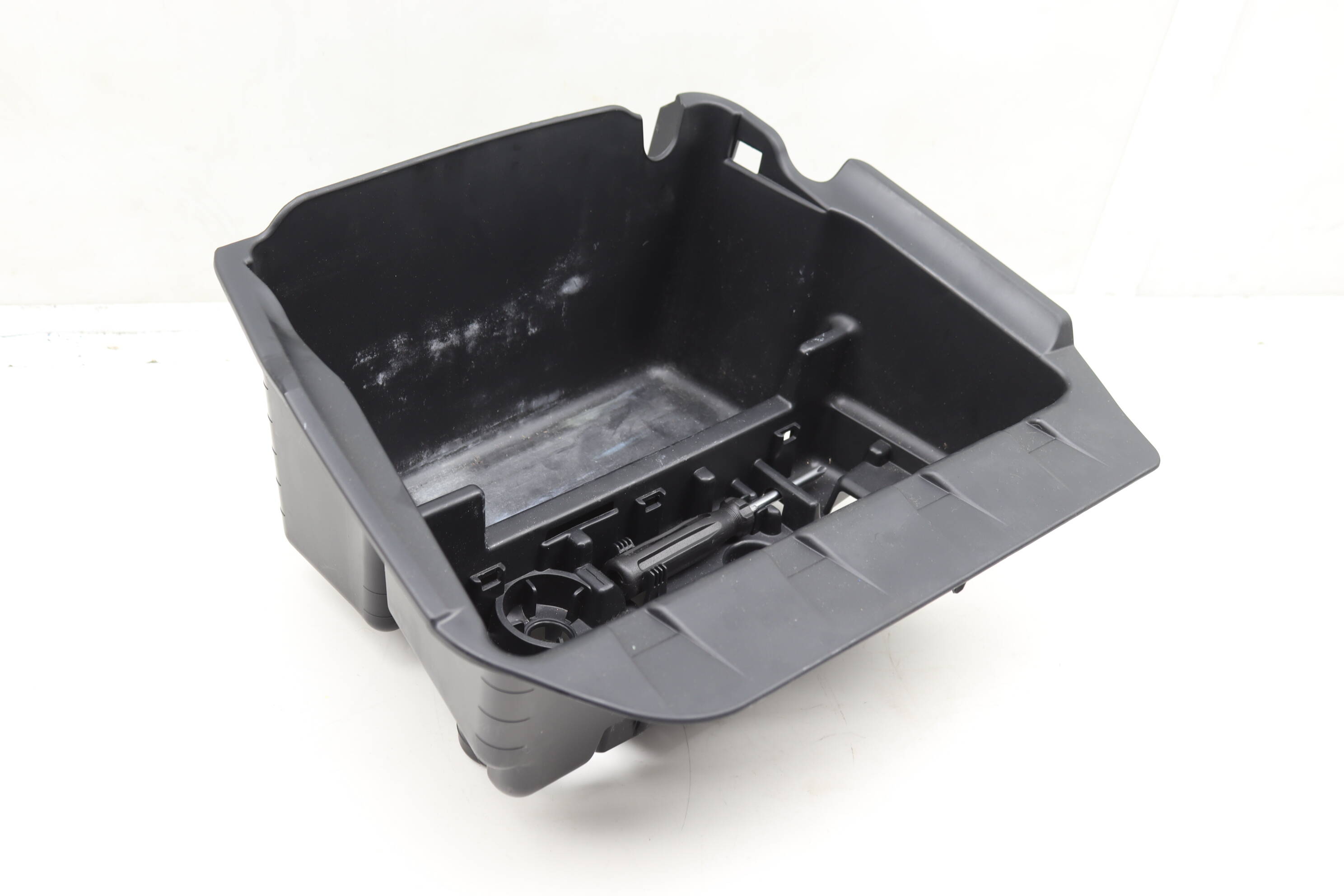 BMWOHVヘッドカバー BMW Right Trunk Tool Kit Cover 51477262955