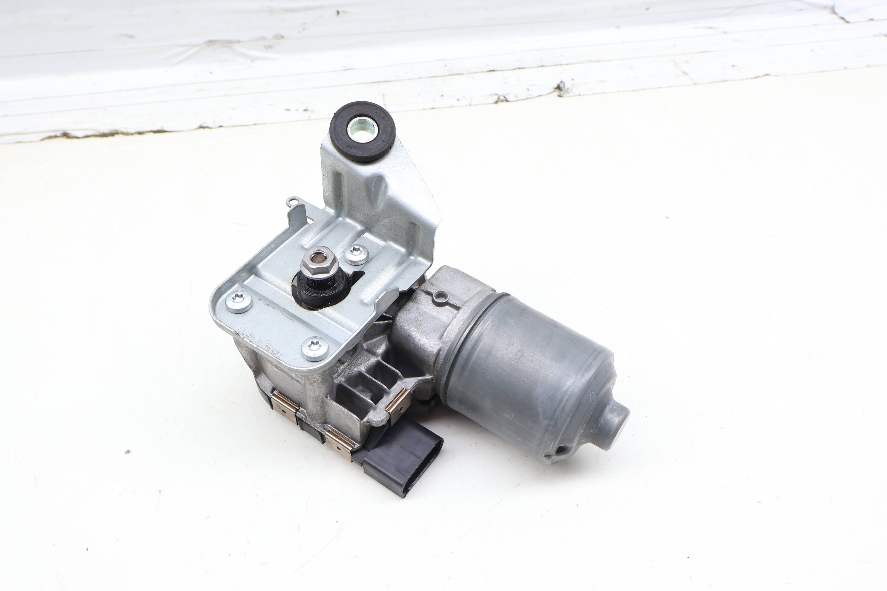 Windshield Wiper Motor 8R1955023D