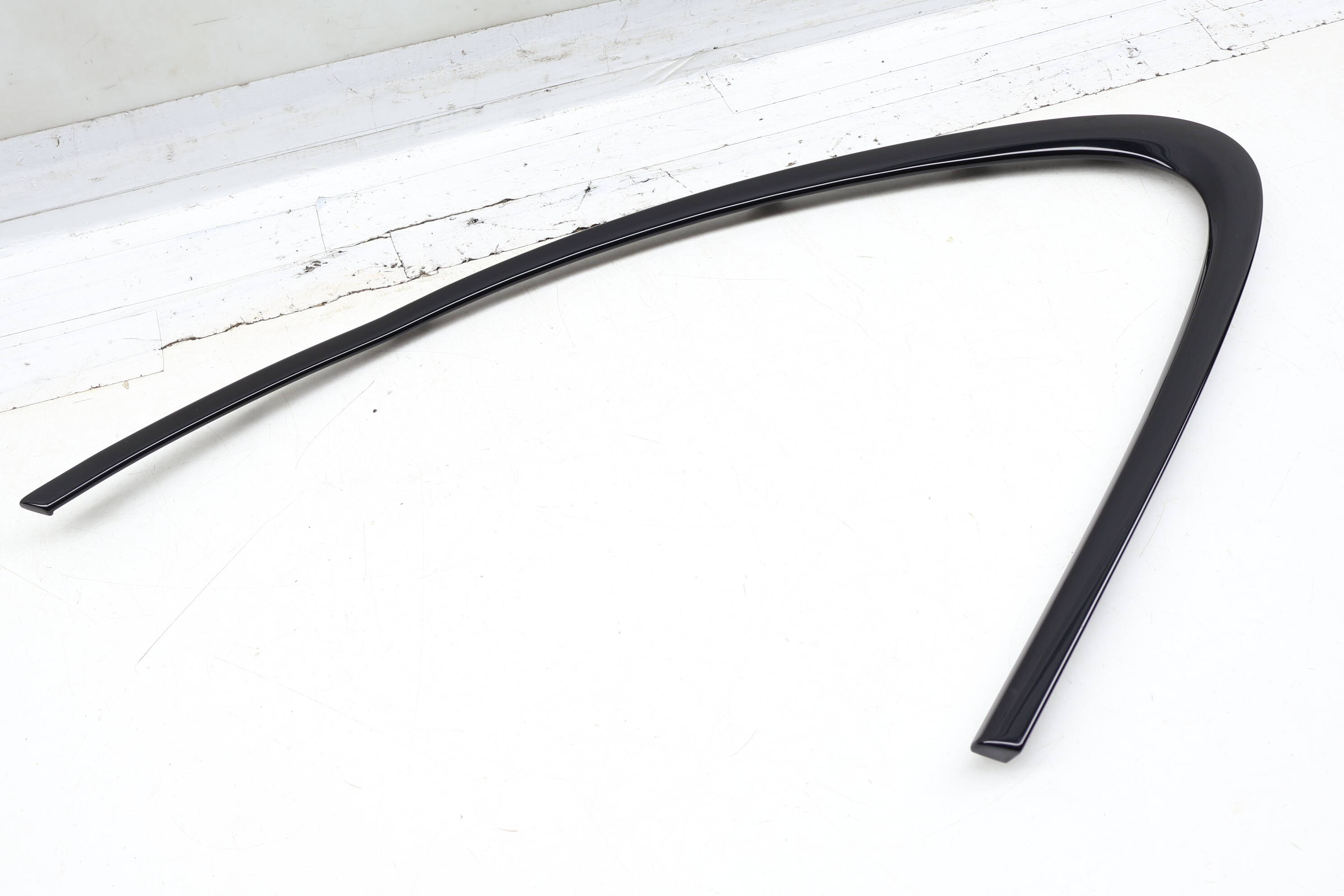 Quarter Window Glass Trim / Molding 7P5853995H