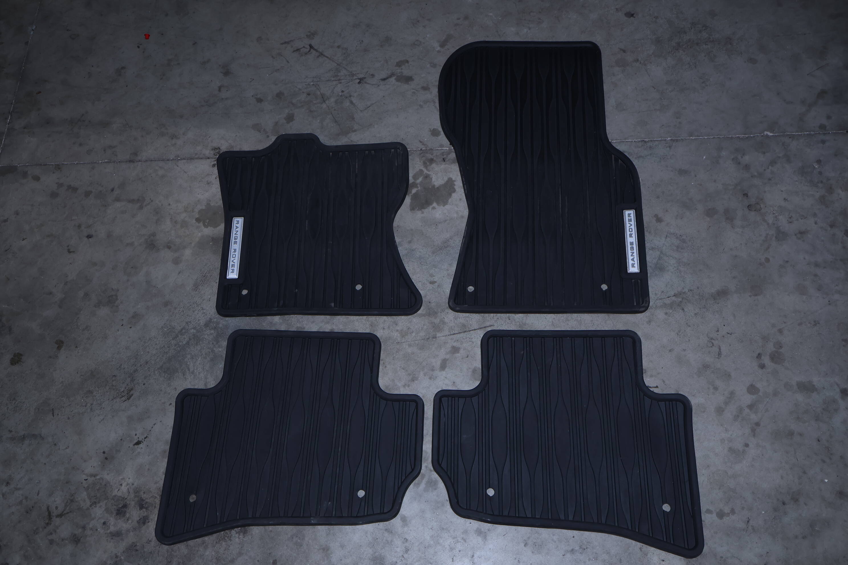 Complete Rubber Floor Mat Set J8AM130A88BA