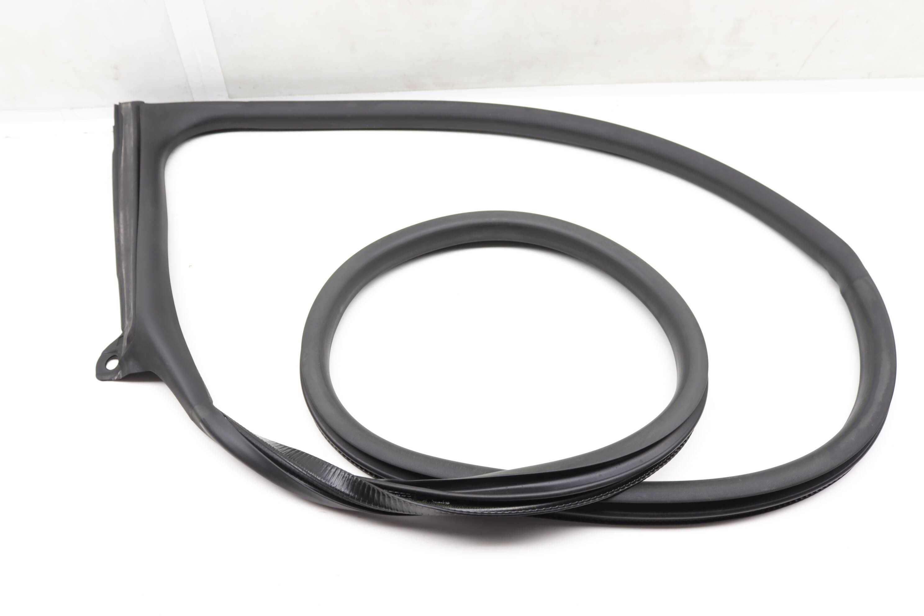 Inner Door Seal / Weather Stripping 9J1831722A