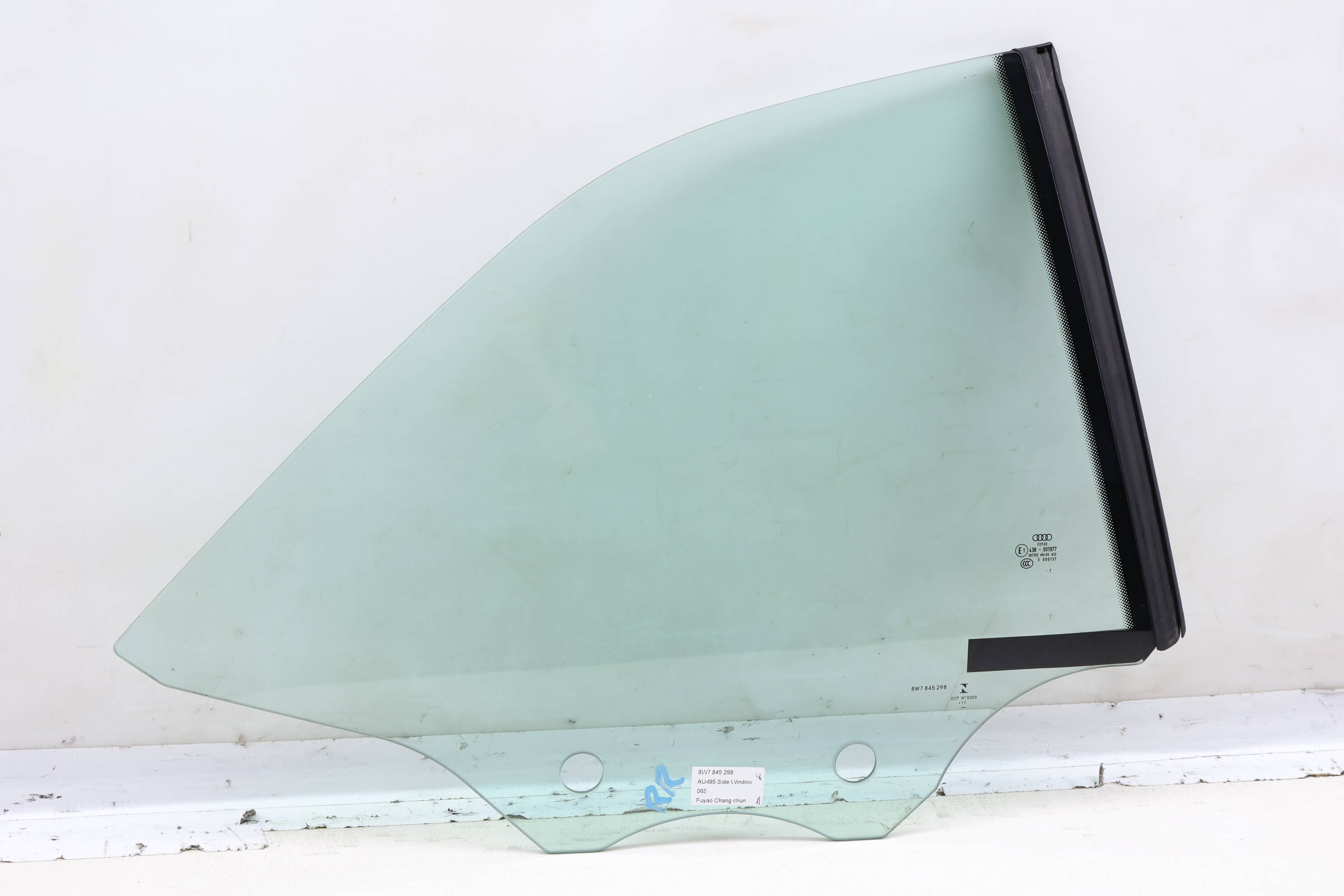 Side Quarter Window / Glass 8W7845298