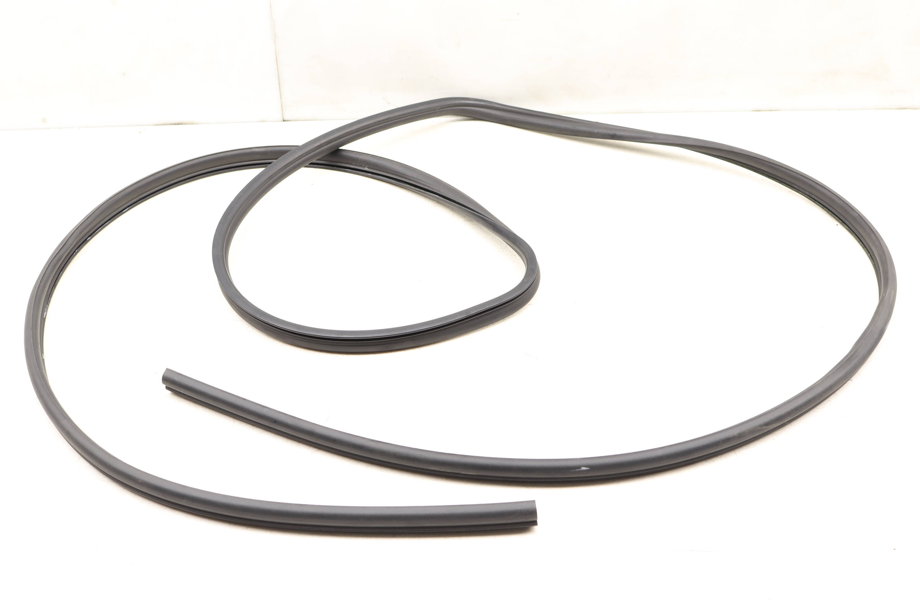 Sun Roof Seal / Weather Stripping (Inner) 5G9877439