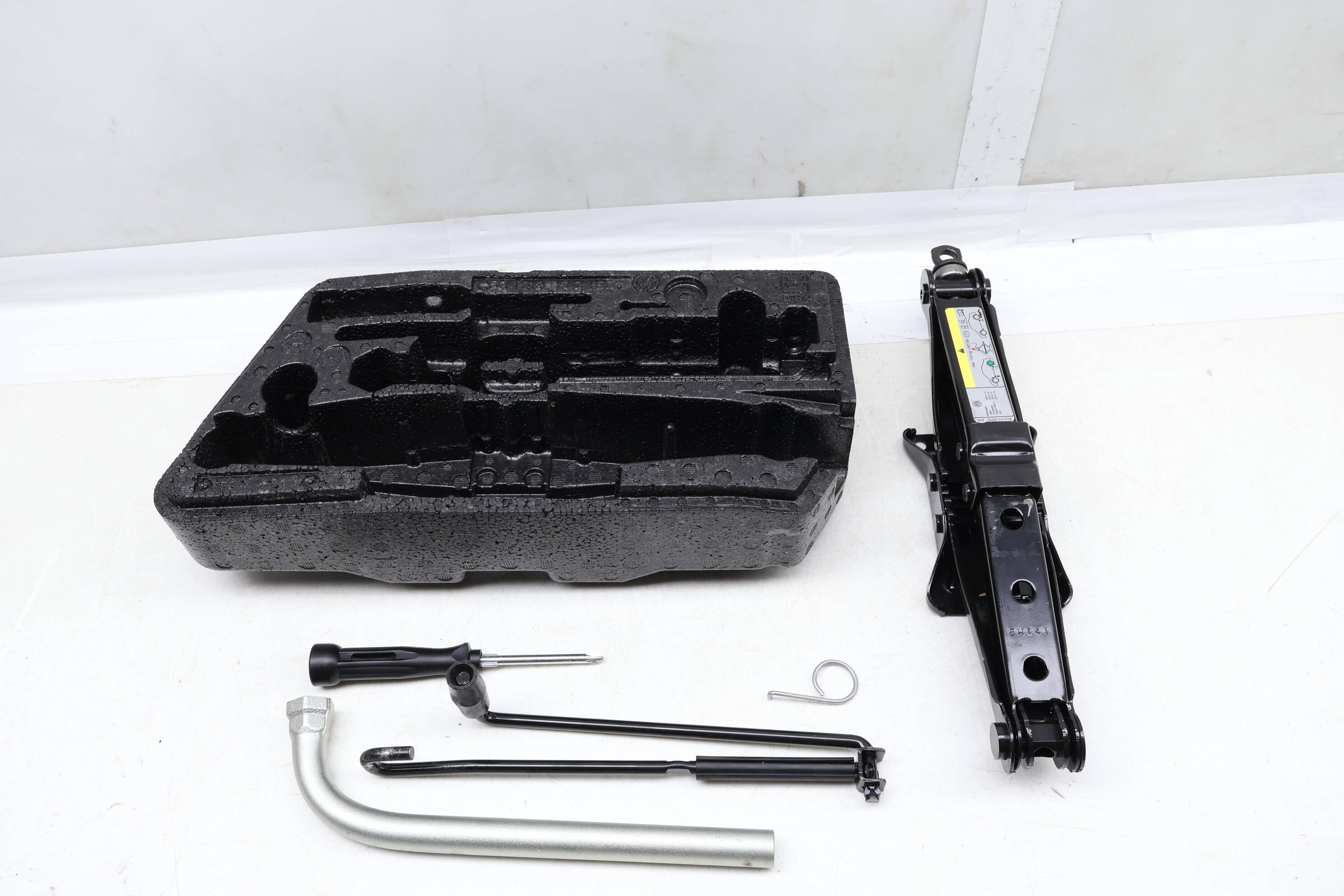 VW Tool Kit / Jack (Golf SportWagen, Golf Alltrack) 5GM012115C