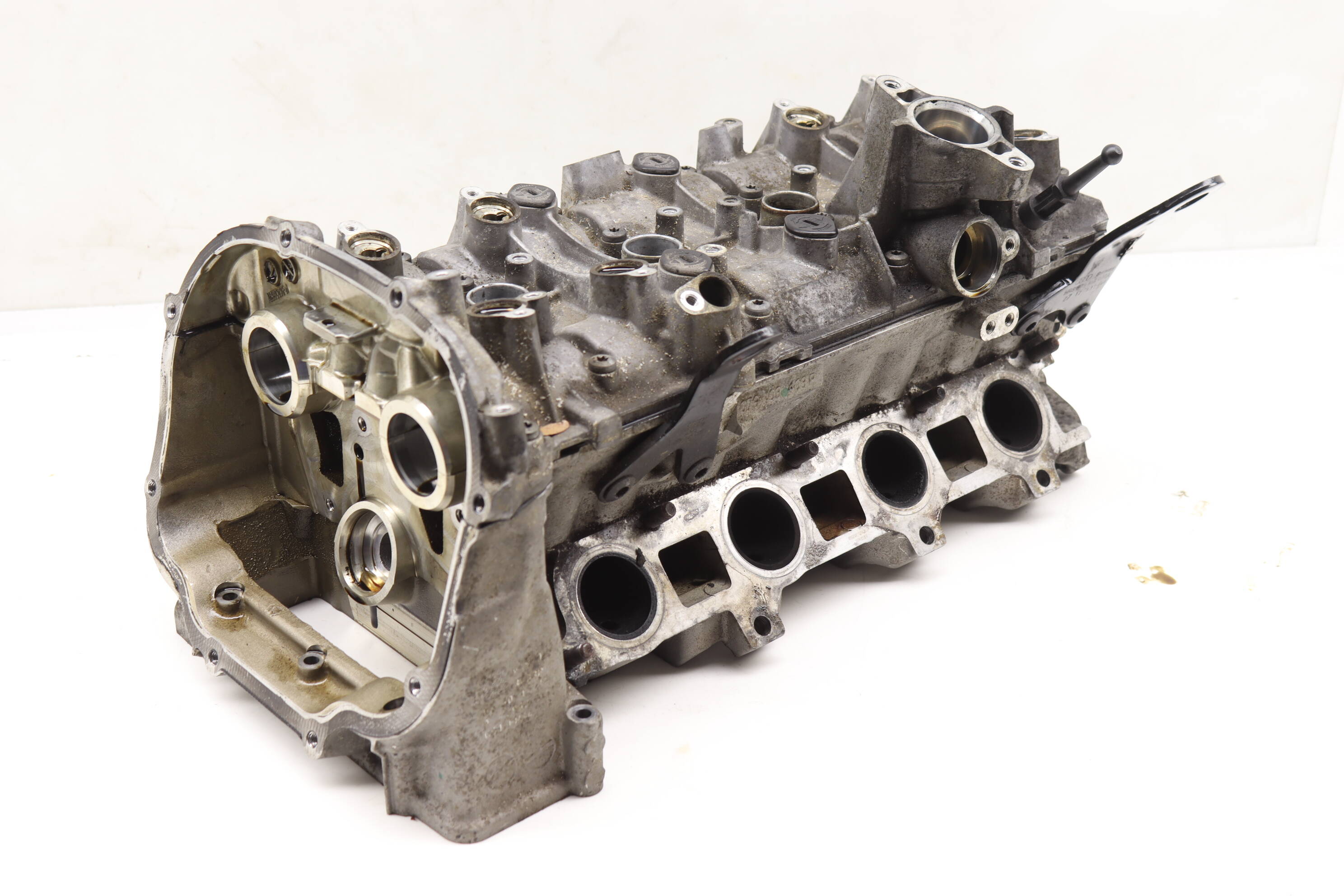 Engine&#x20;Cylinder&#x20;Head&#x20;079103063DB