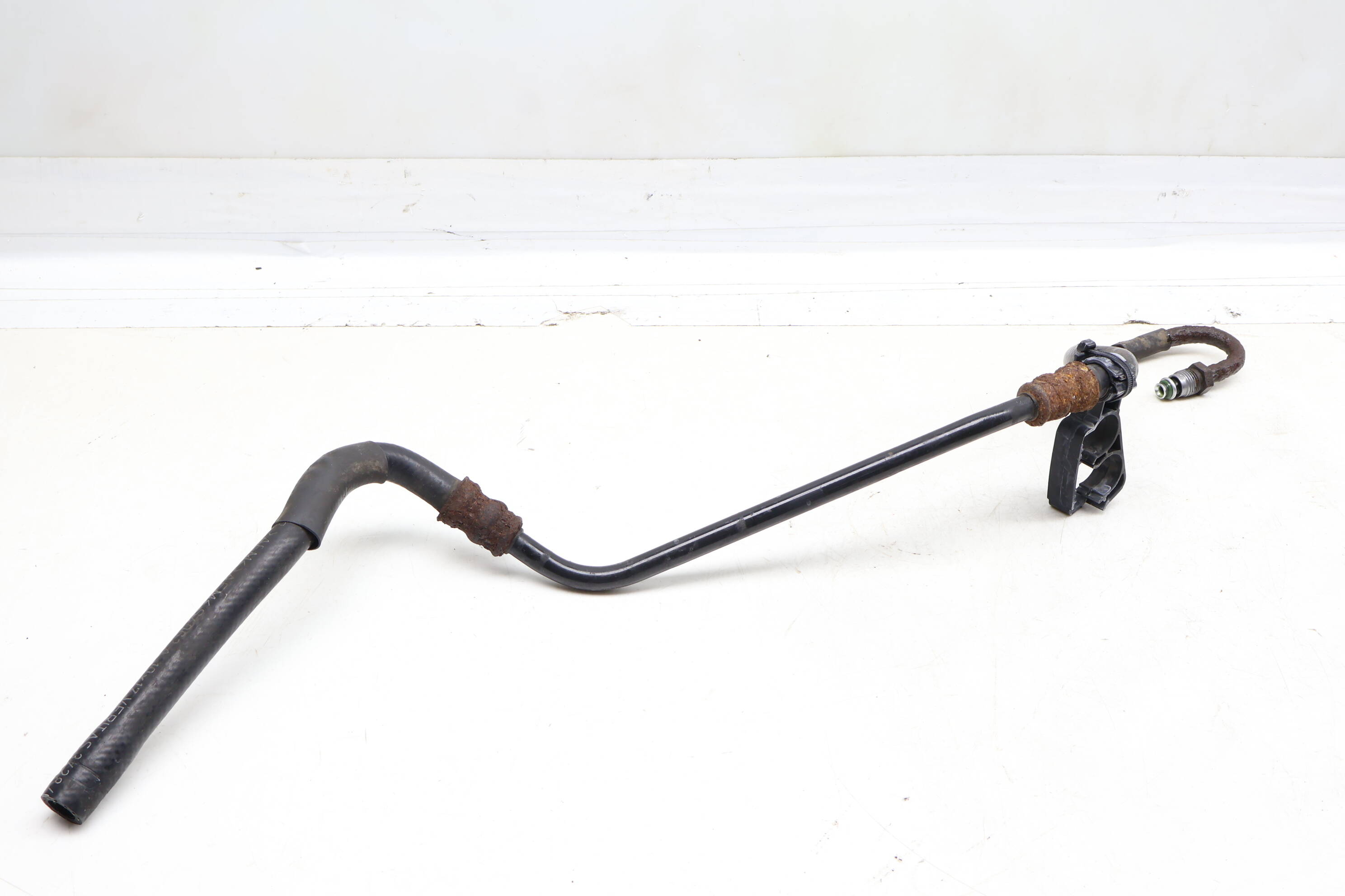 Power Steering Return Hose / Line 7L6422891B