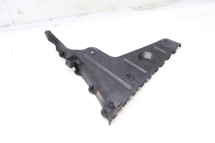 Bumper Guide / Bracket 8E5807453A main product photo