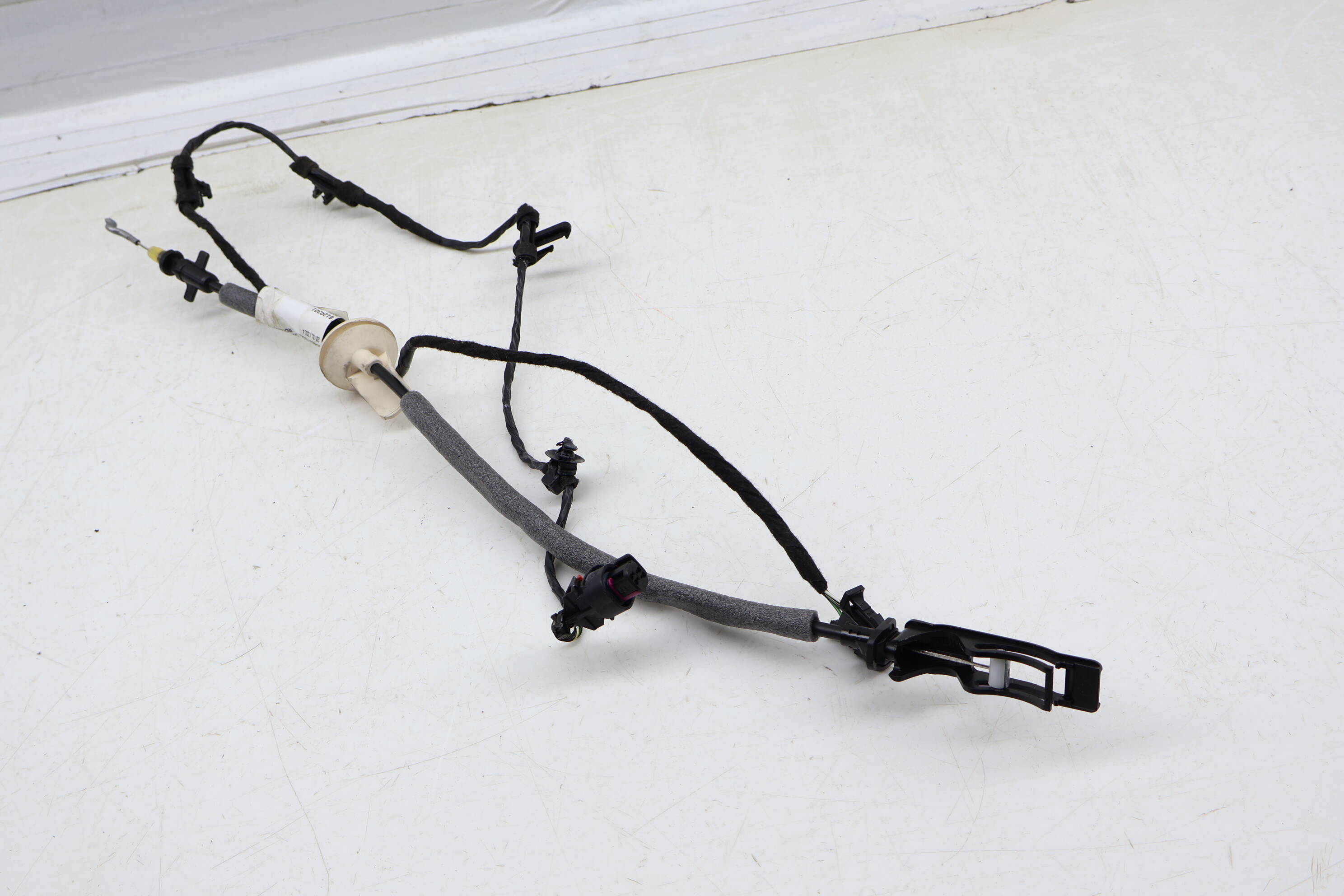 Interior Door Handle Release / Bowden Cable 5G4837086A