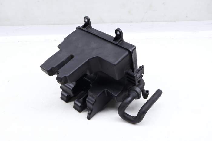 Vacuum Reservoir / Tank 079131541C main product photo