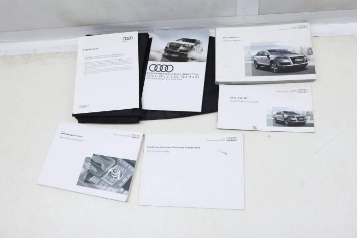 2011 Owners Manual main product photo