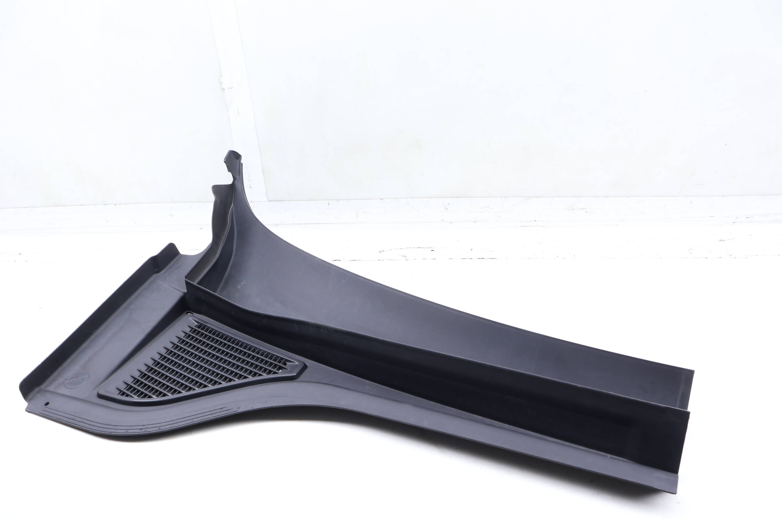 Firewall / Windshield Cowl Cover 3CM819404A