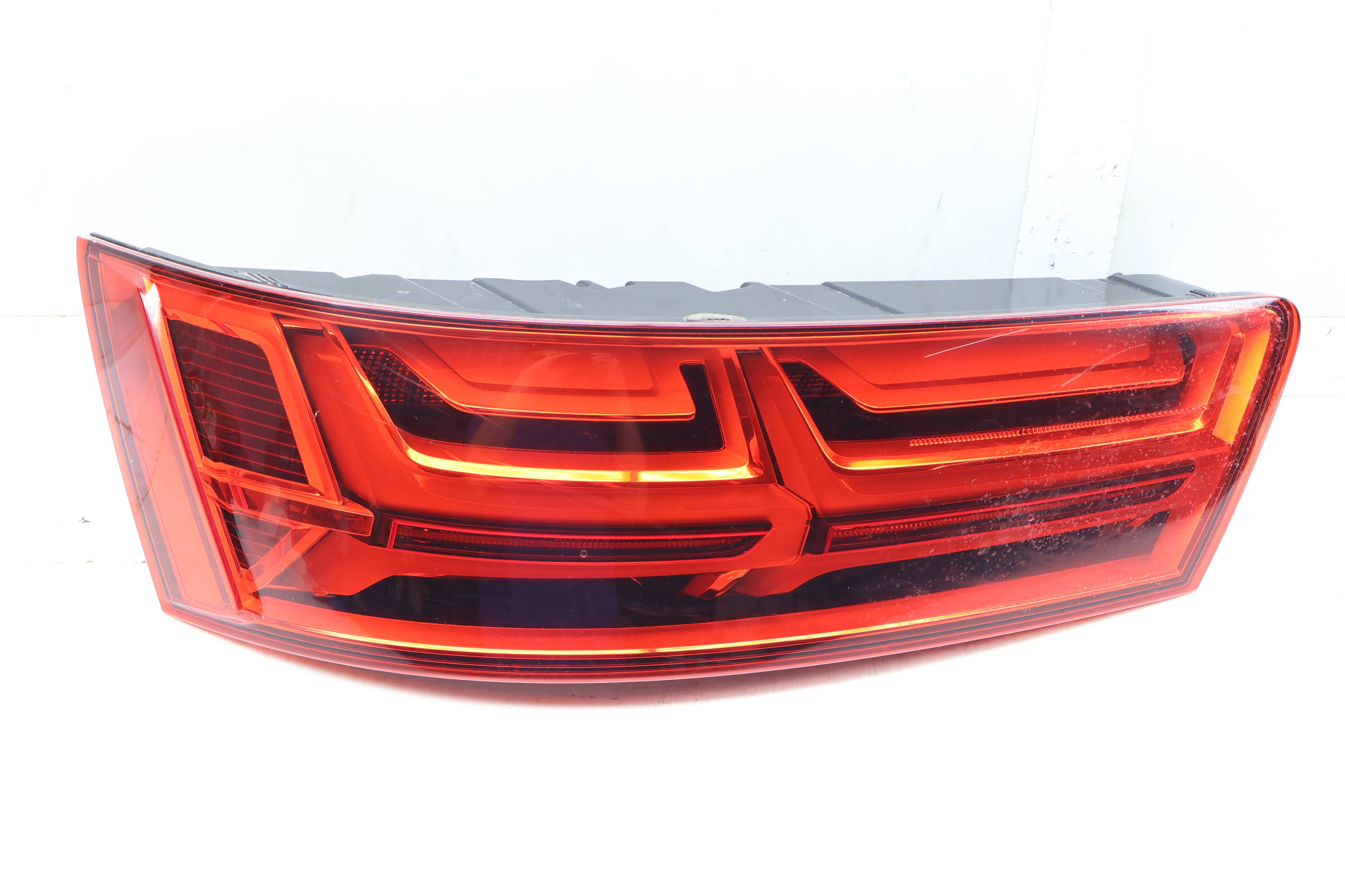 Led Tail Light / Lamp (Upper) 4M0945093D