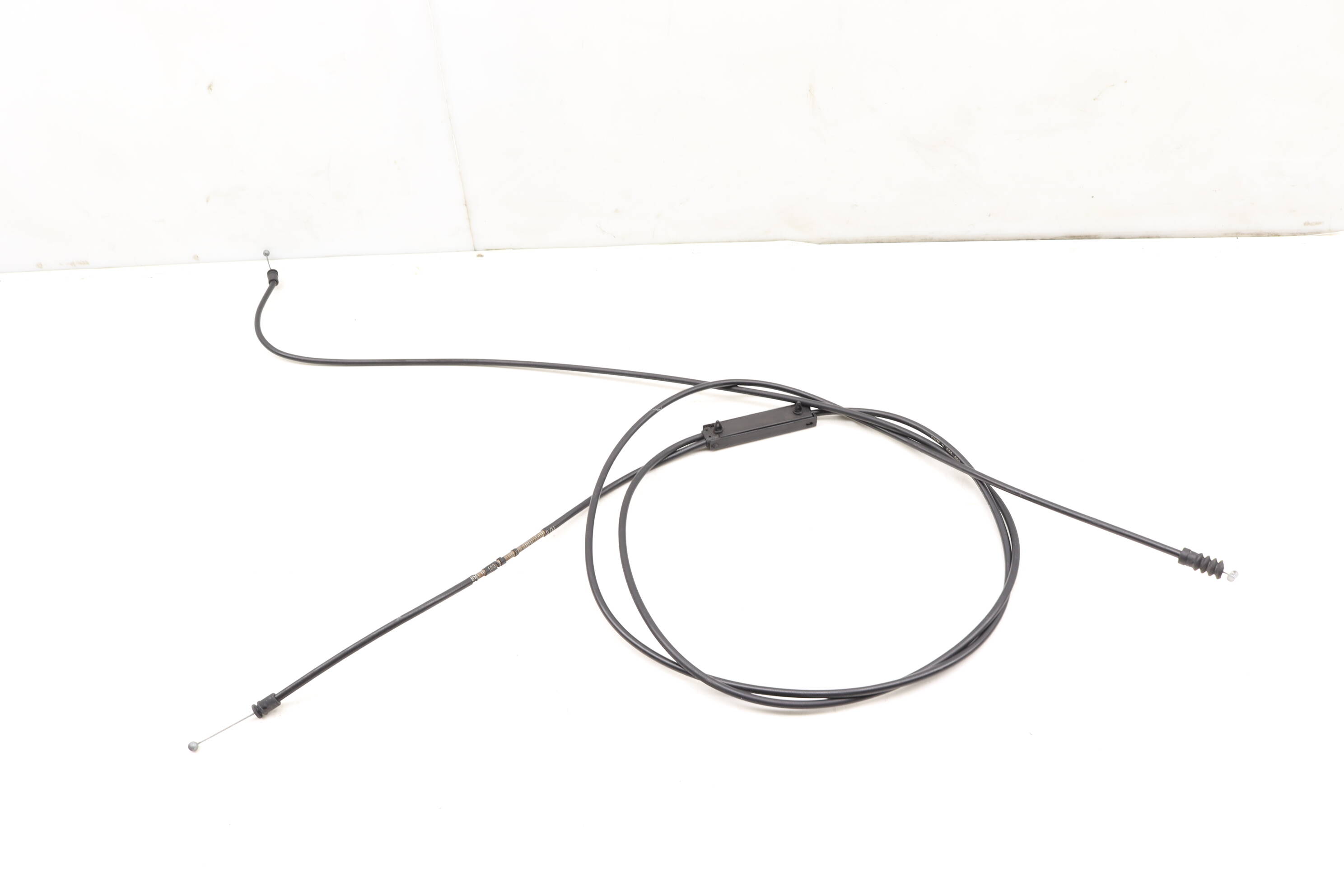 Hood&#x20;Latch&#x20;Release&#x20;Cable&#x20;51237183773