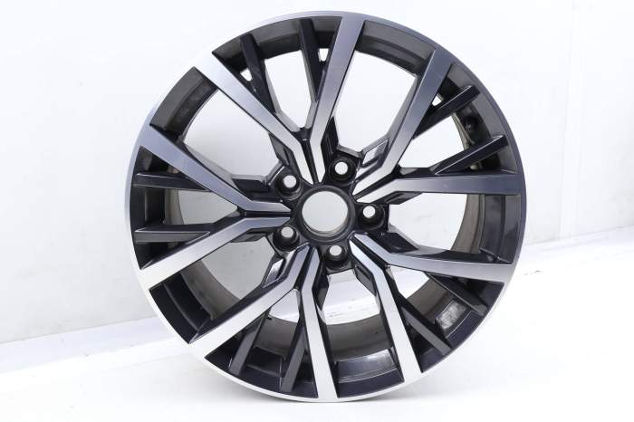 17" Inch Alloy Rim / Wheel (10-Spoke) 5NN601025K main product photo