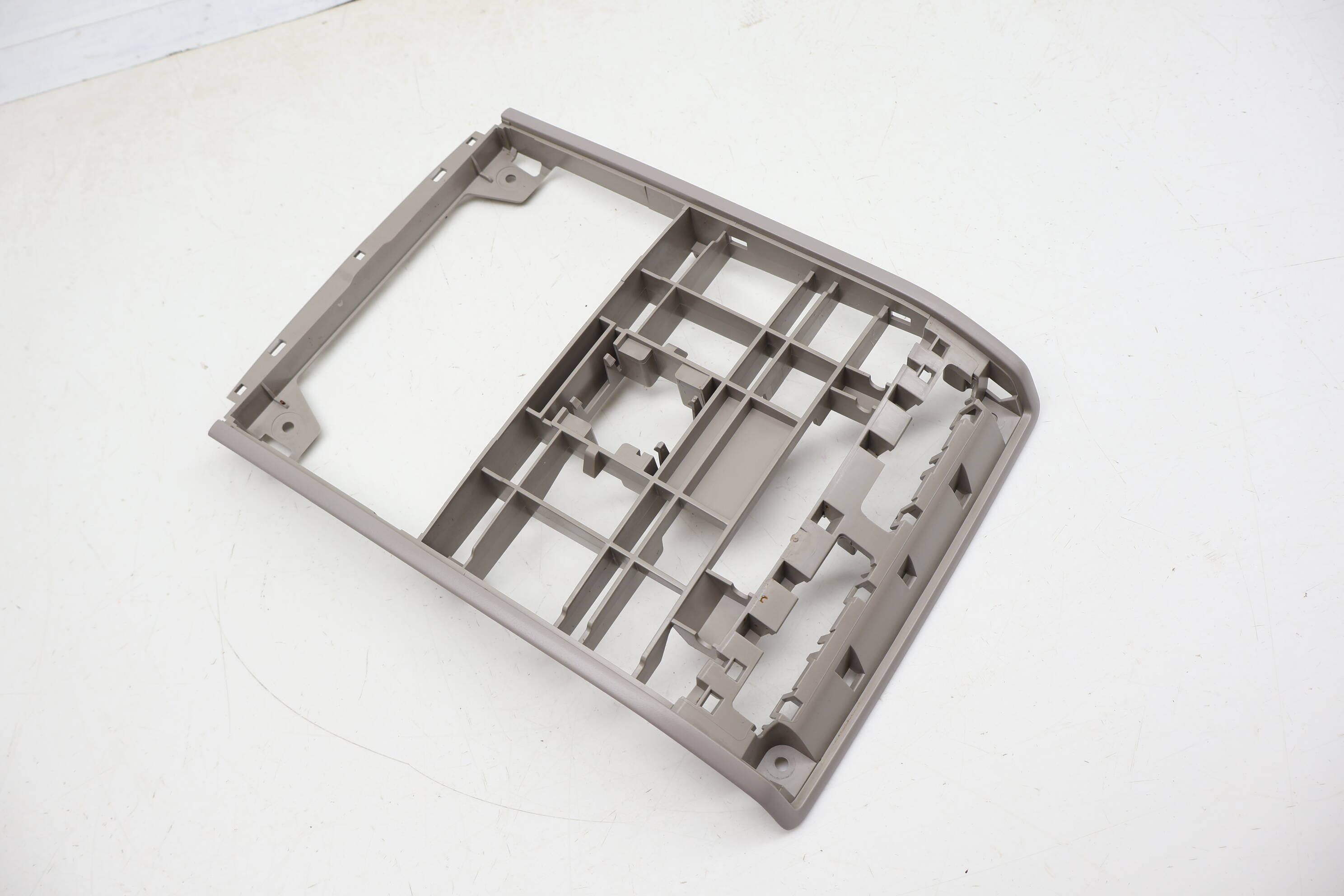 Dome Reading Light Mount Bracket 3CN867591