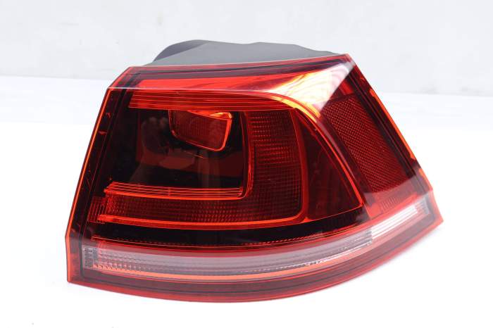 Outer Tail Light / Lamp 5GM945096E main product photo