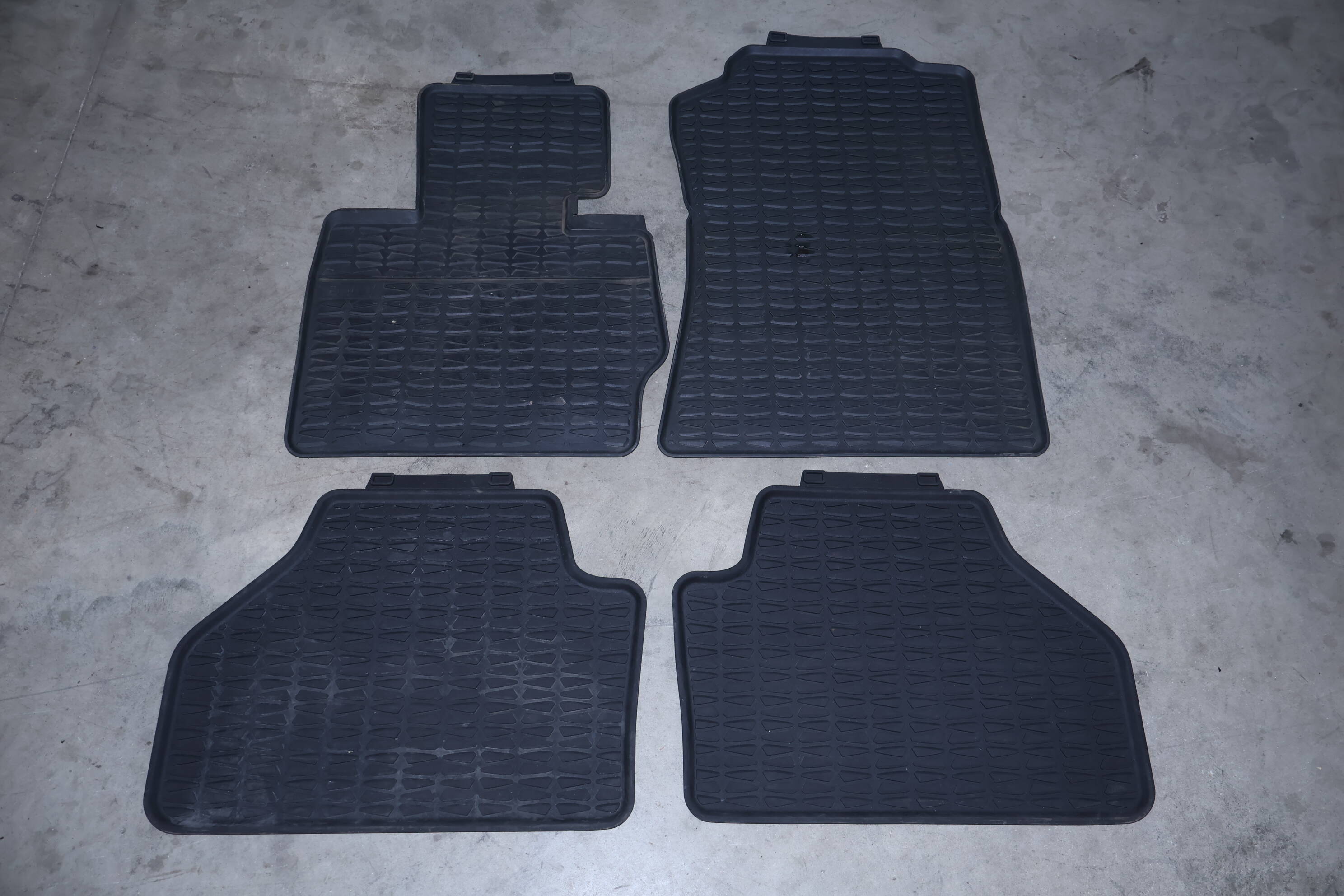 Rubber Floor Mat Set 51472164763