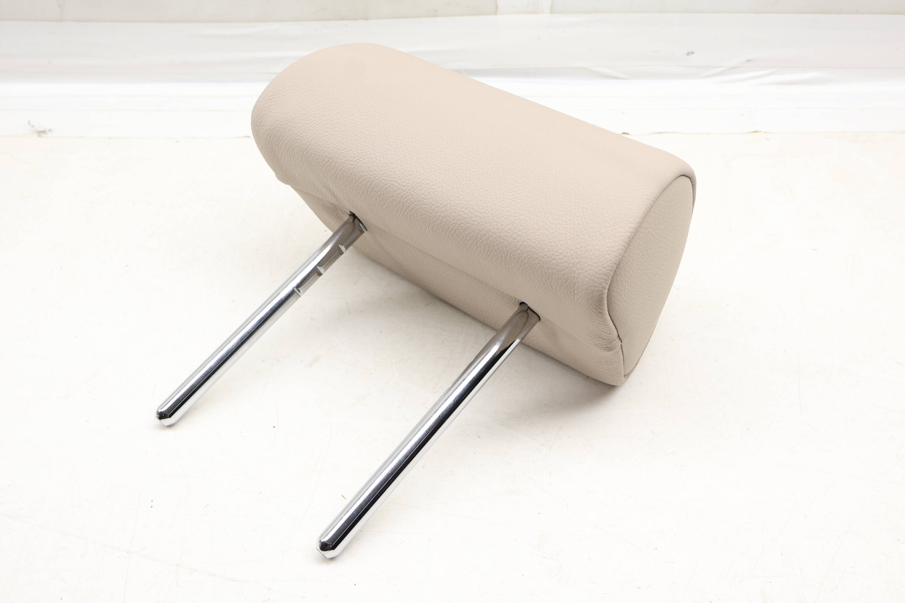 Outer Headrest / Head Rest (Nevada Leather) 52207252992