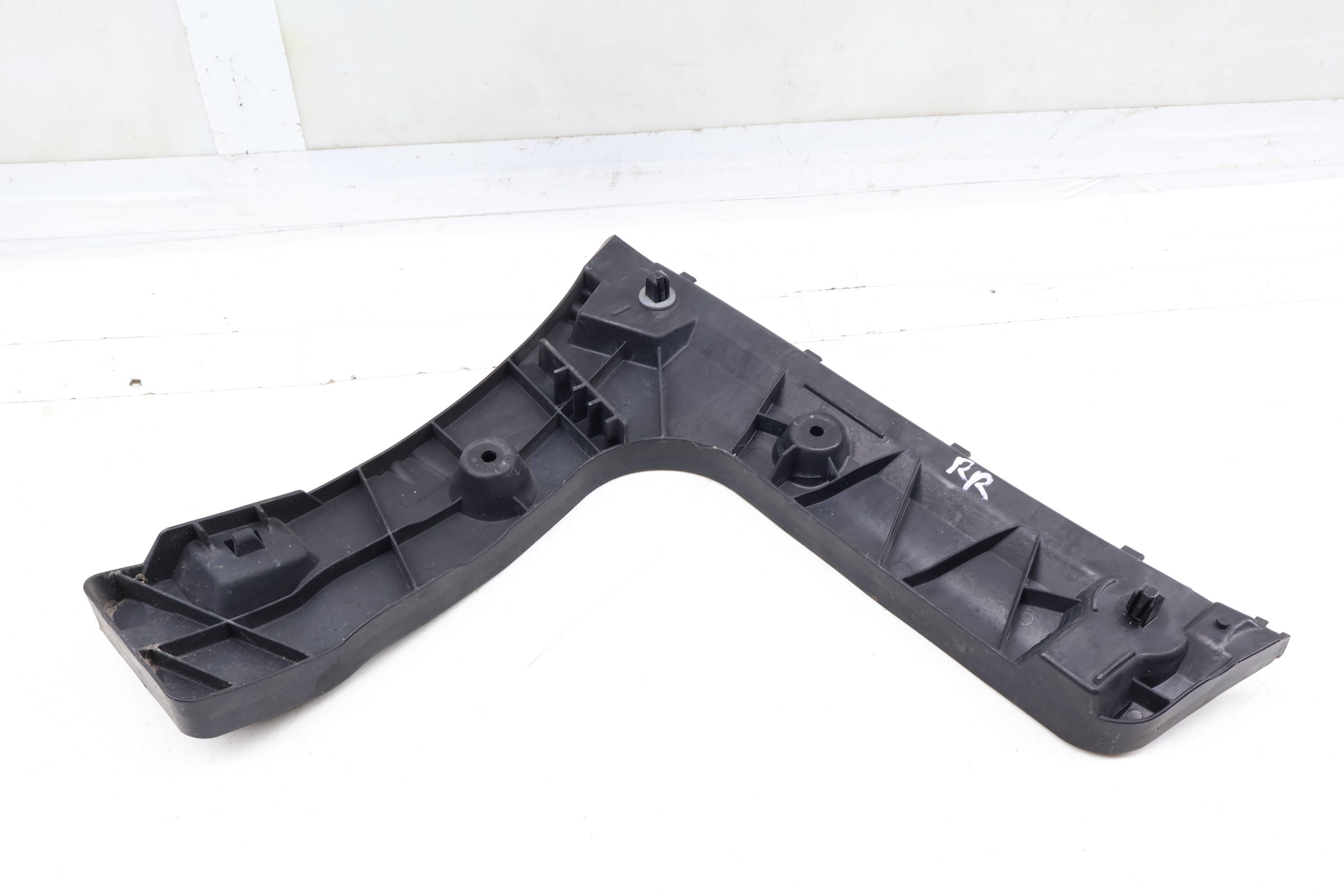Bumper Guide / Bracket 4G5807454C