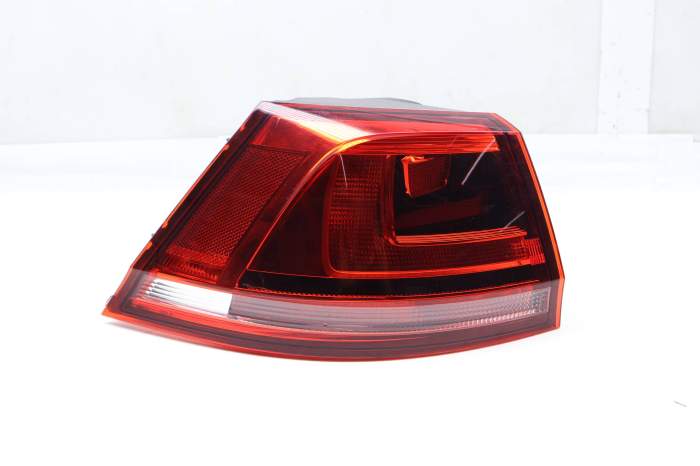 Outer Tail Light / Lamp 5GM945095E main product photo