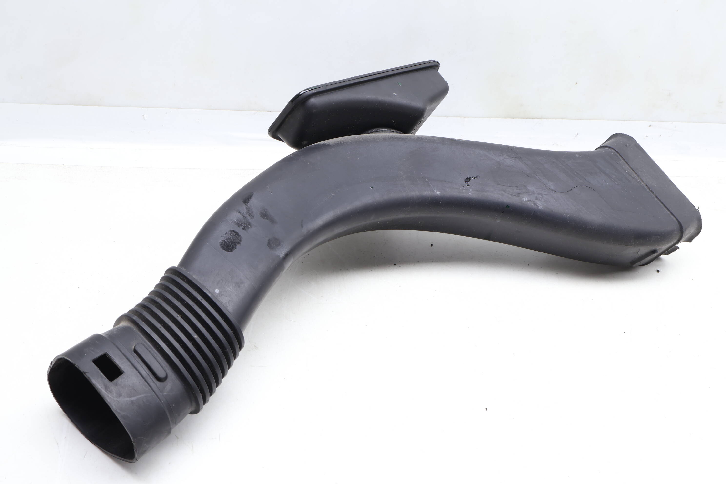 Air Intake Duct / Tube 13717577472