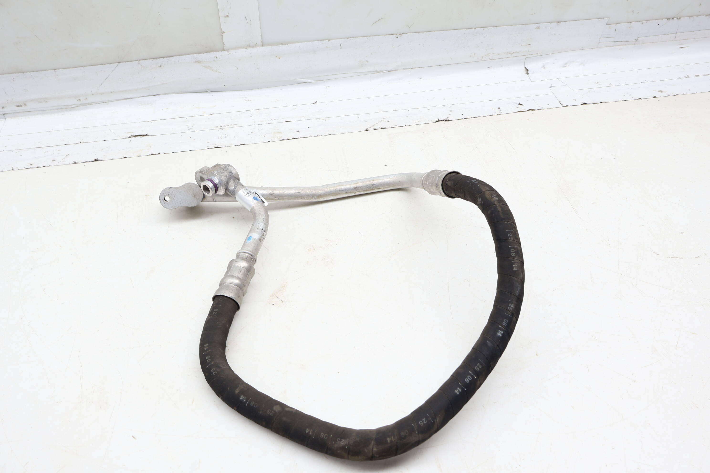 Lower High Pressure Ac Hose / Line / Pipe 8R0260701S