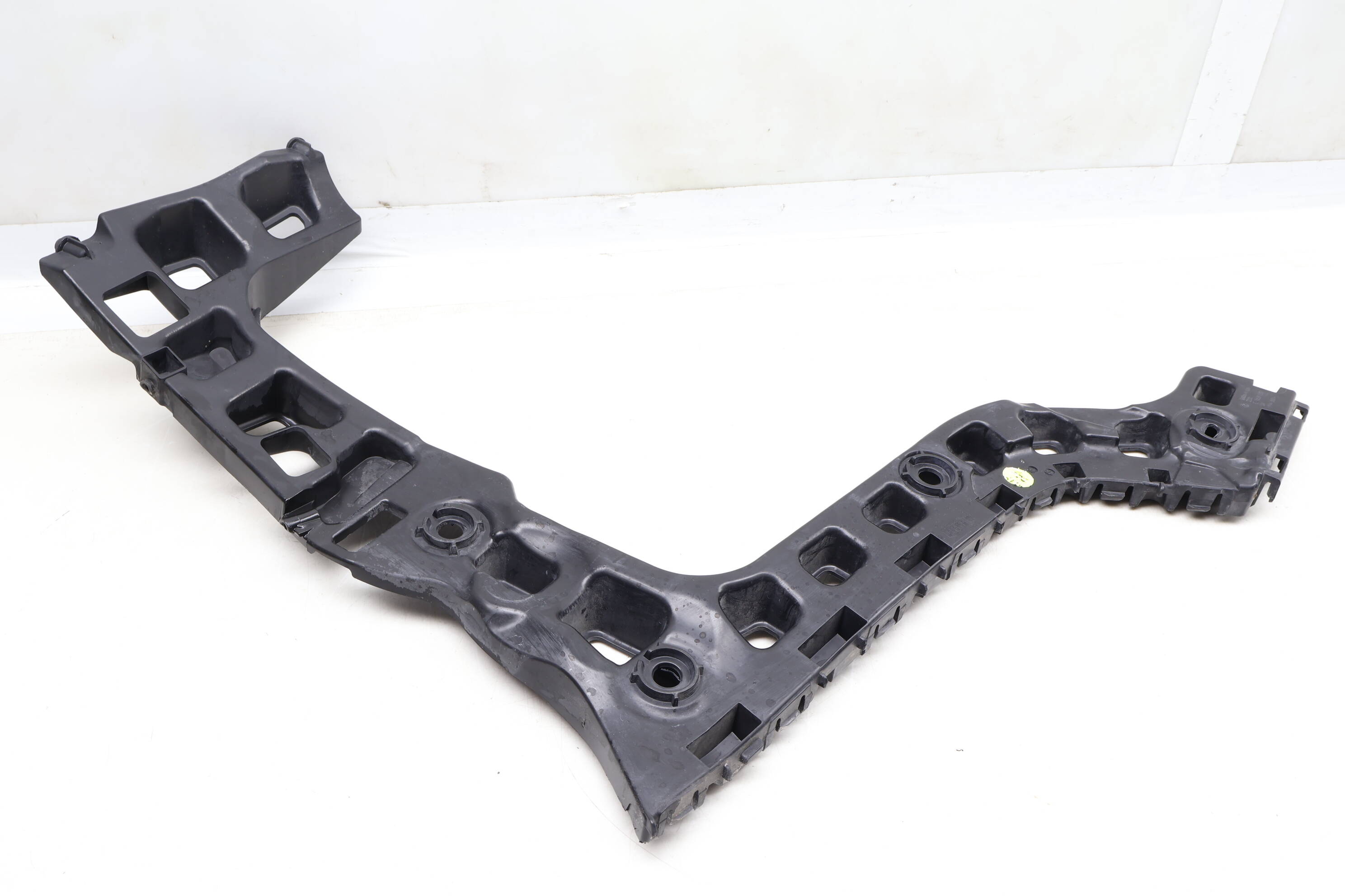Bumper Guide / Bracket 3CN807393