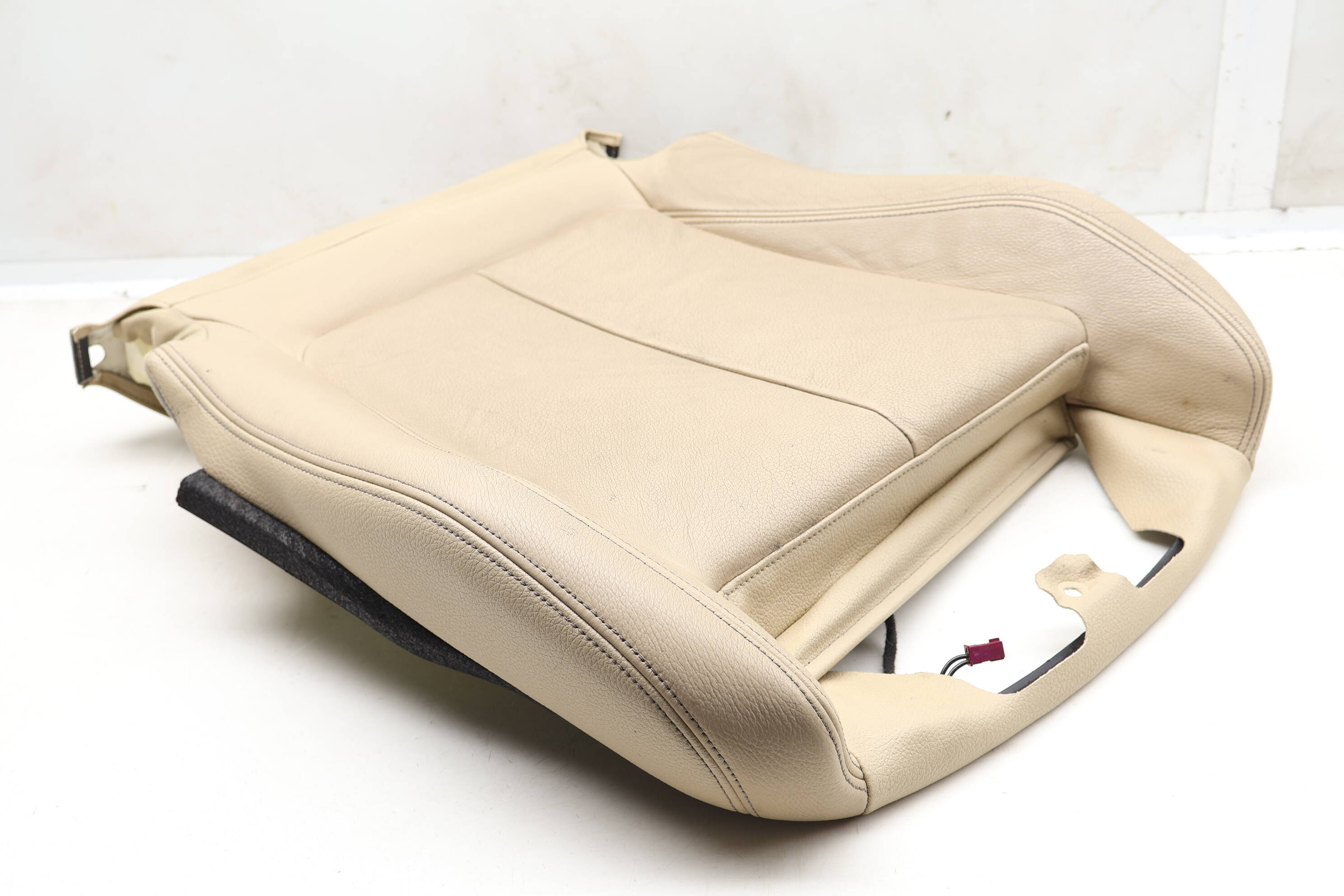 Lower&#x20;Sport&#x20;Seat&#x20;Bottom&#x20;Cushion&#x20;&#x28;Leather&#x29;&#x20;52107943236