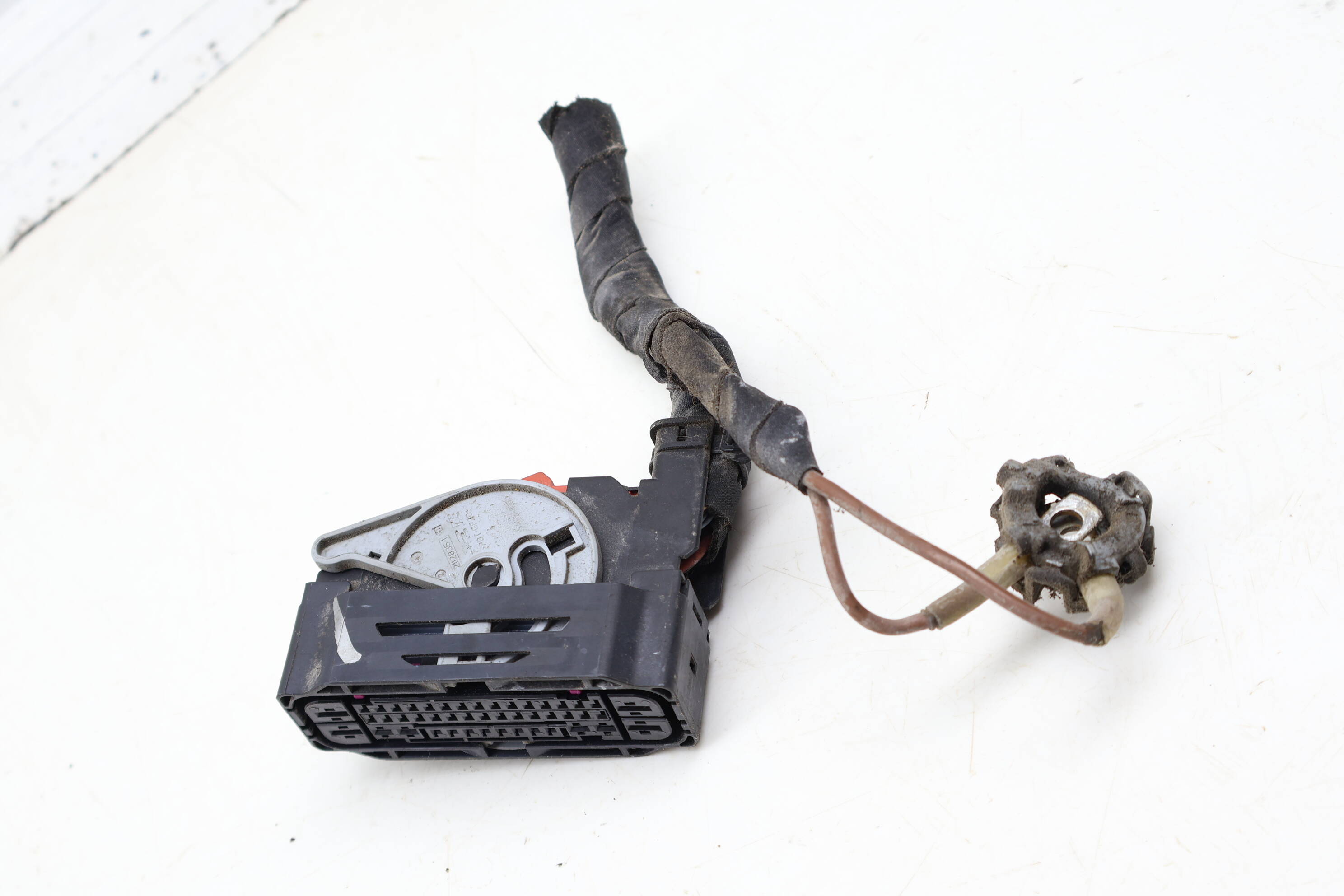 Abs Pump / Module Wiring Connector Pigtail 5Q0973046