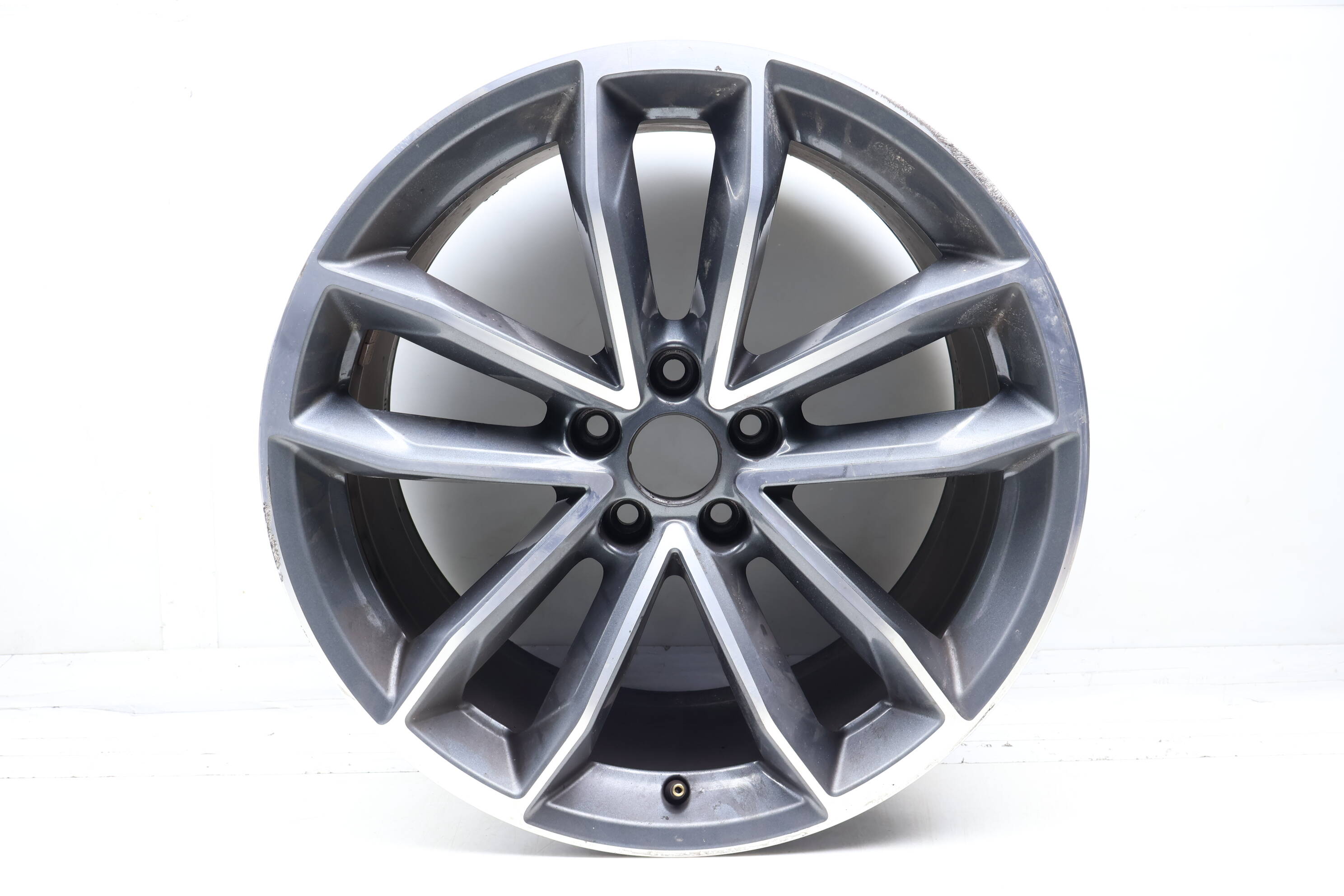 19" Inch Alloy Wheel / Rim (10-Spoke) 8W0601025DF