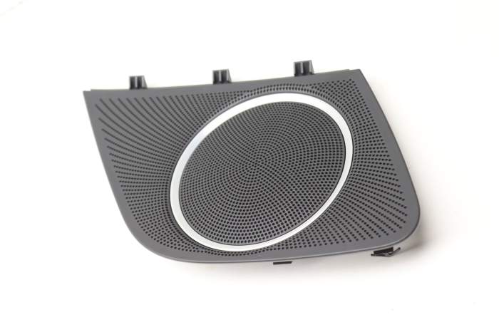 Quarter Panel Speaker Grille / Cover (B&O) 8T0035435A main product photo