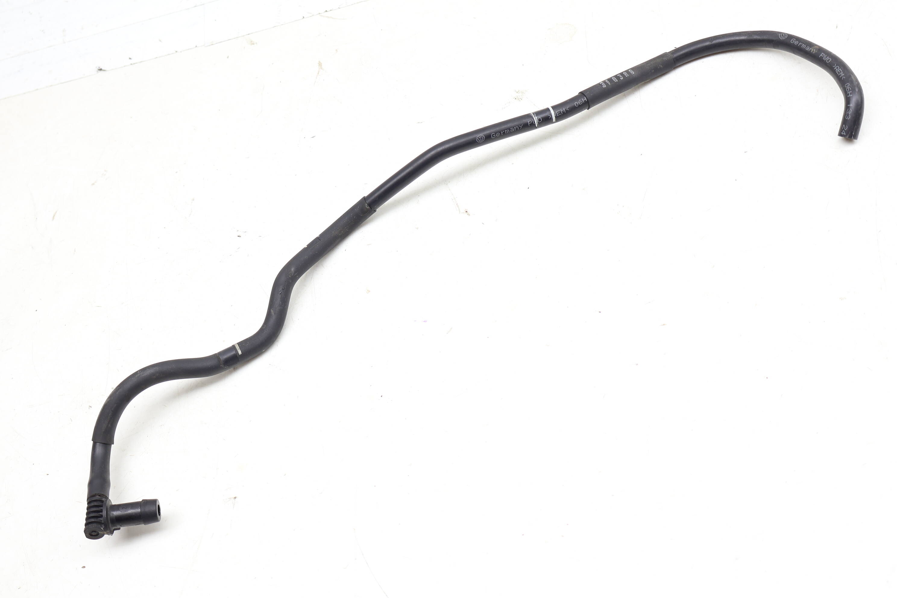 Intake Manifold Vacuum Hose / Line 06H133241Q