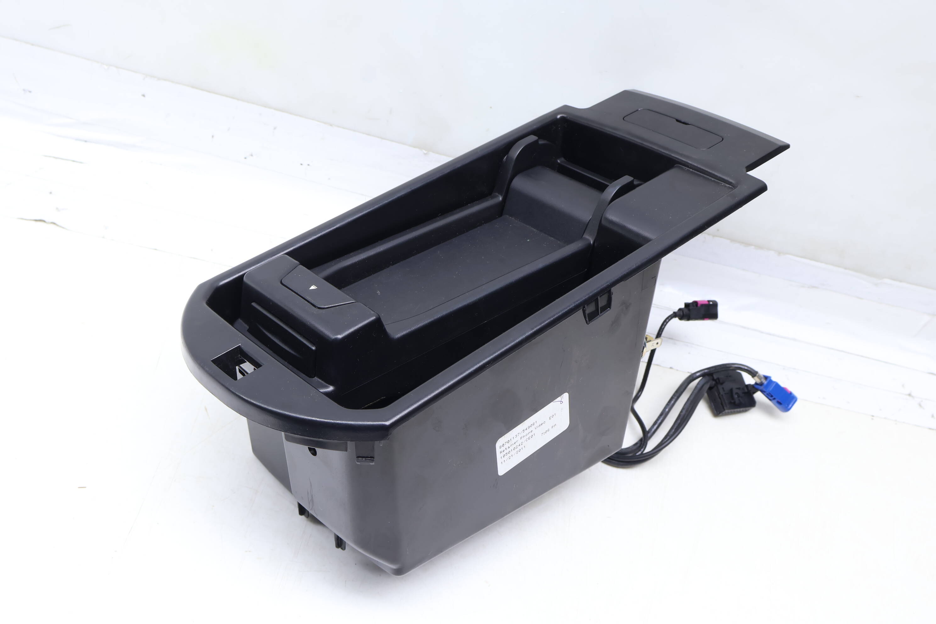 Center Console Storage Tray / Bin W/ Phone Holder 51169233362