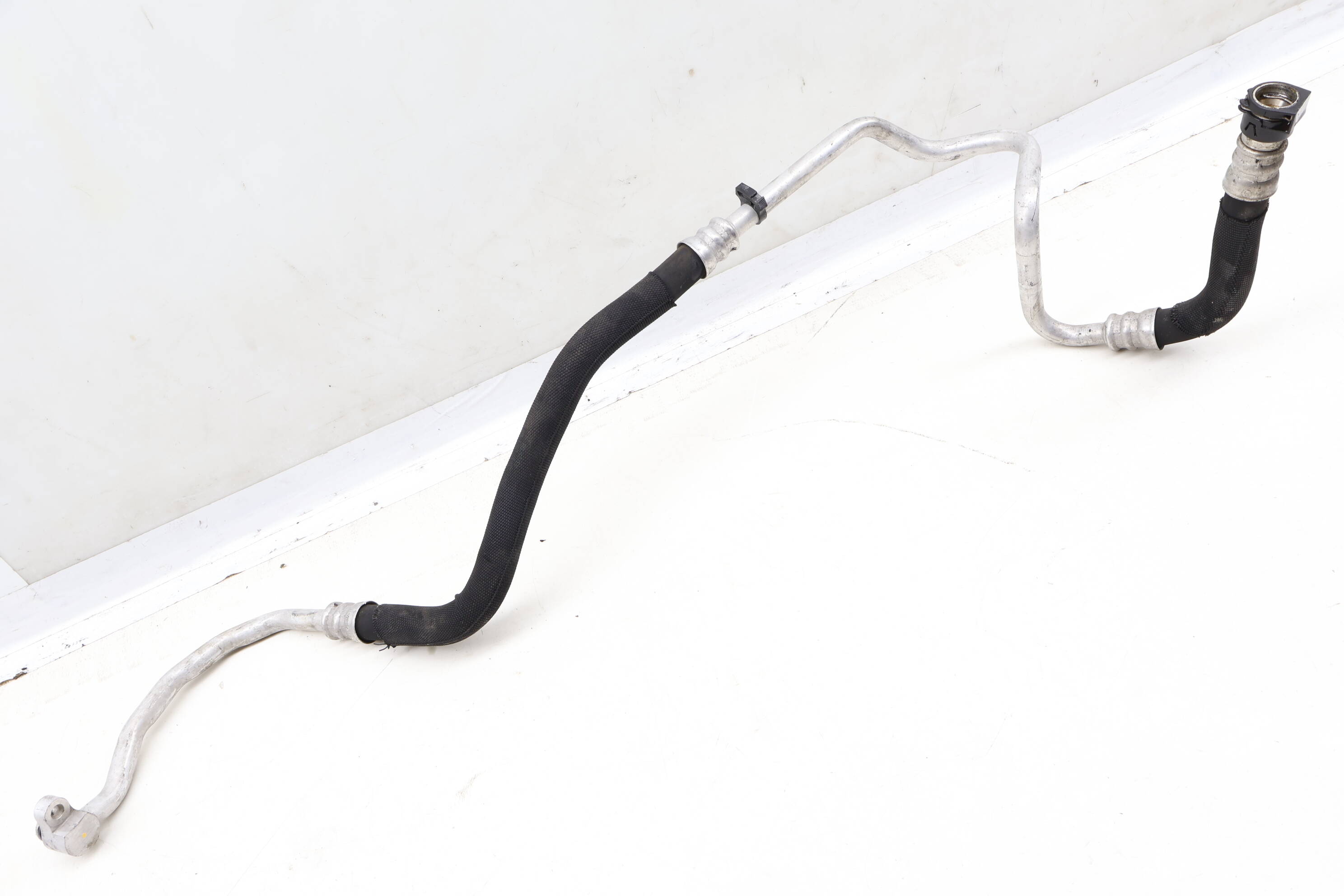 Engine Oil Cooler Line / Pipe (Outlet) 17227592481