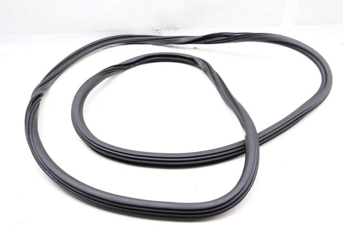Door Seal / Weather Stripping (Inner) 4M0831721A main product photo