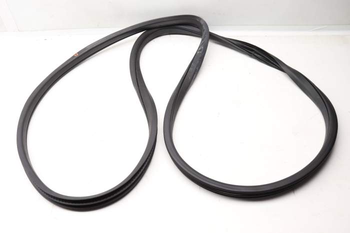Door Seal / Weather Stripping (Inner) FK7220708A main product photo