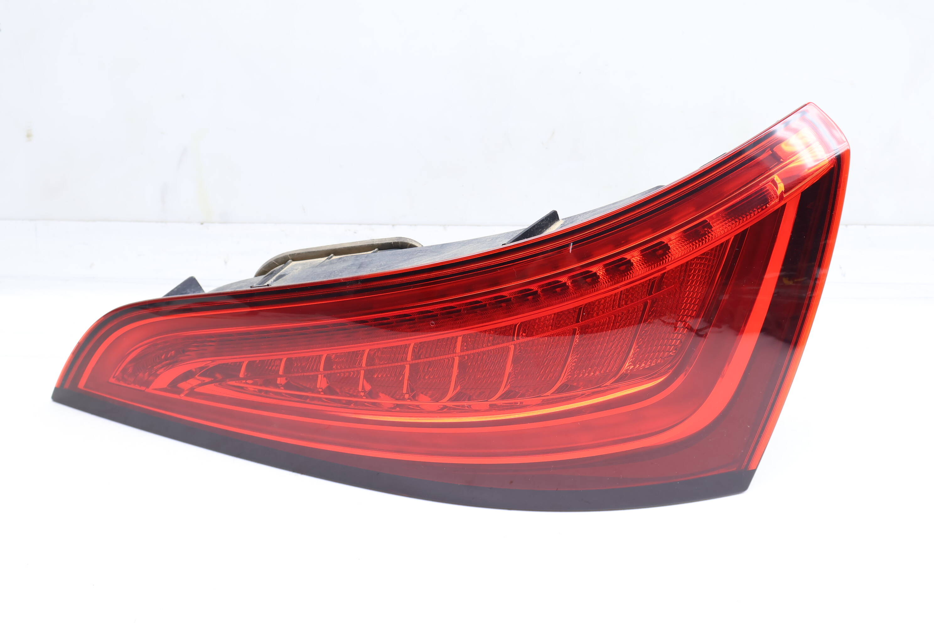 Led Tail Light / Lamp 8R0945094D