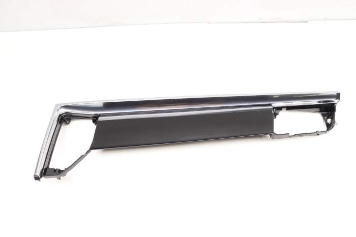 Dash Trim / Bezel 95B857224AA main product photo