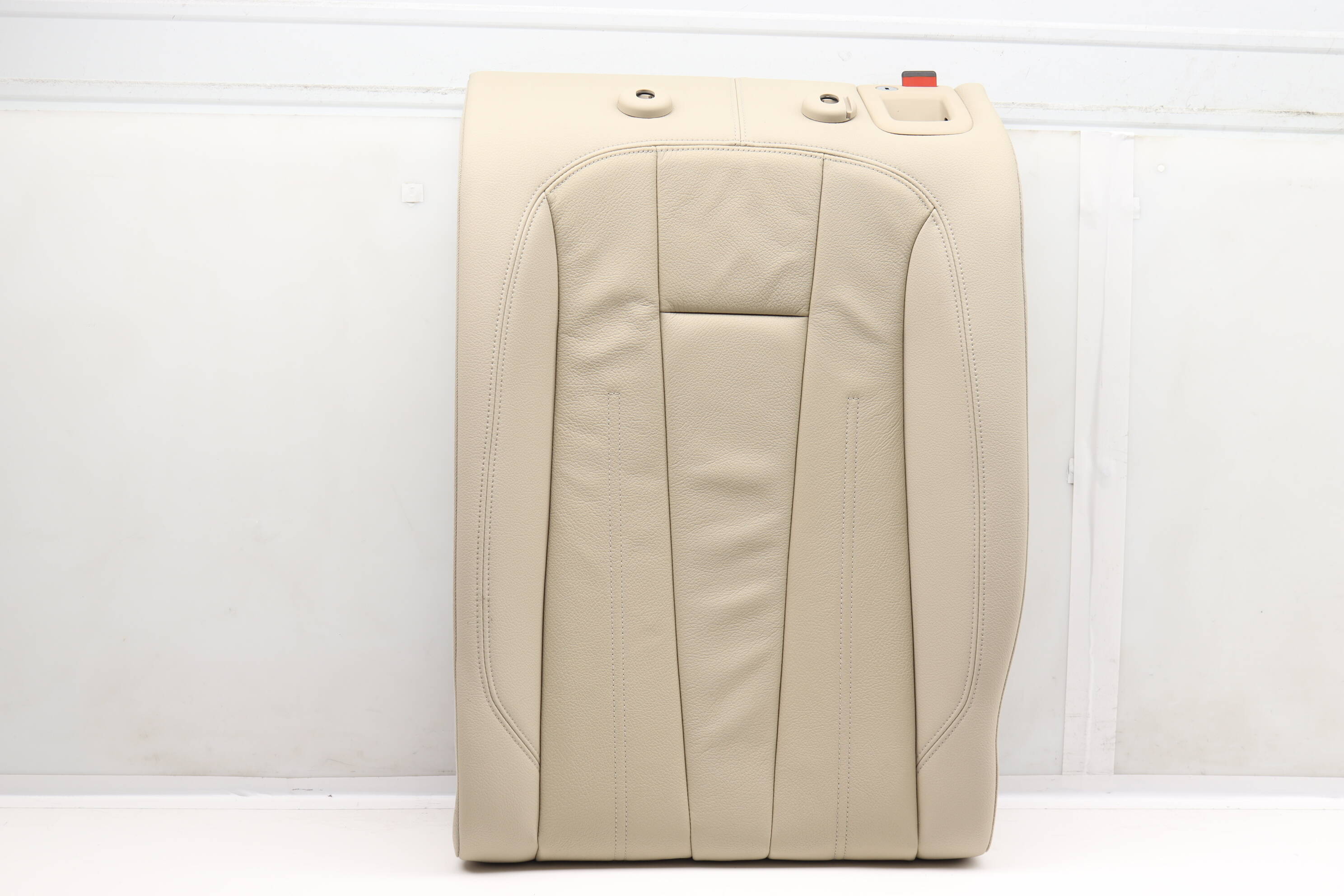 Upper&#x20;Seat&#x20;Backrest&#x20;Cushion&#x20;8W0885805D