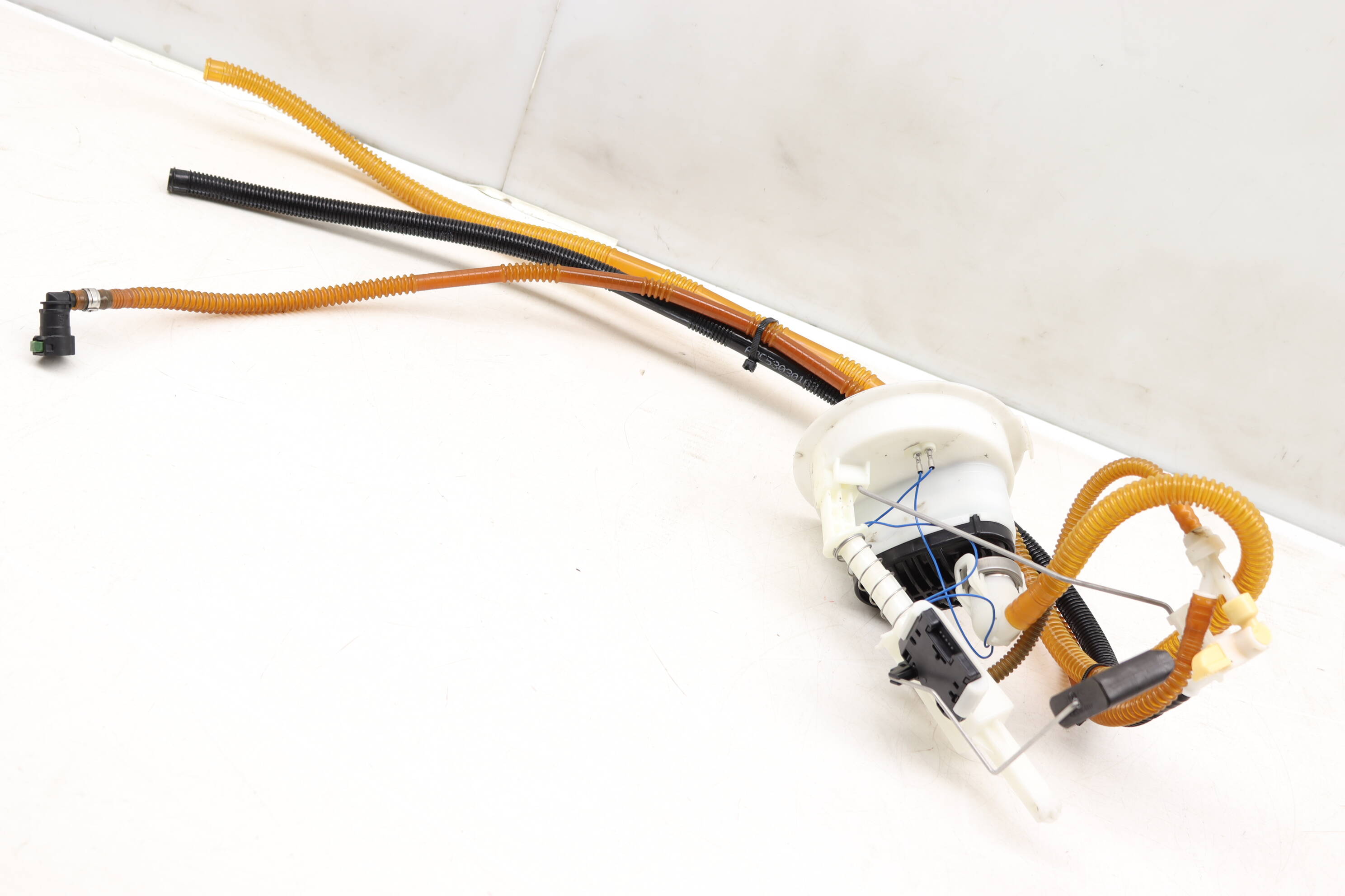 BMW Fuel Filter / Pressure Regulator 16117313787